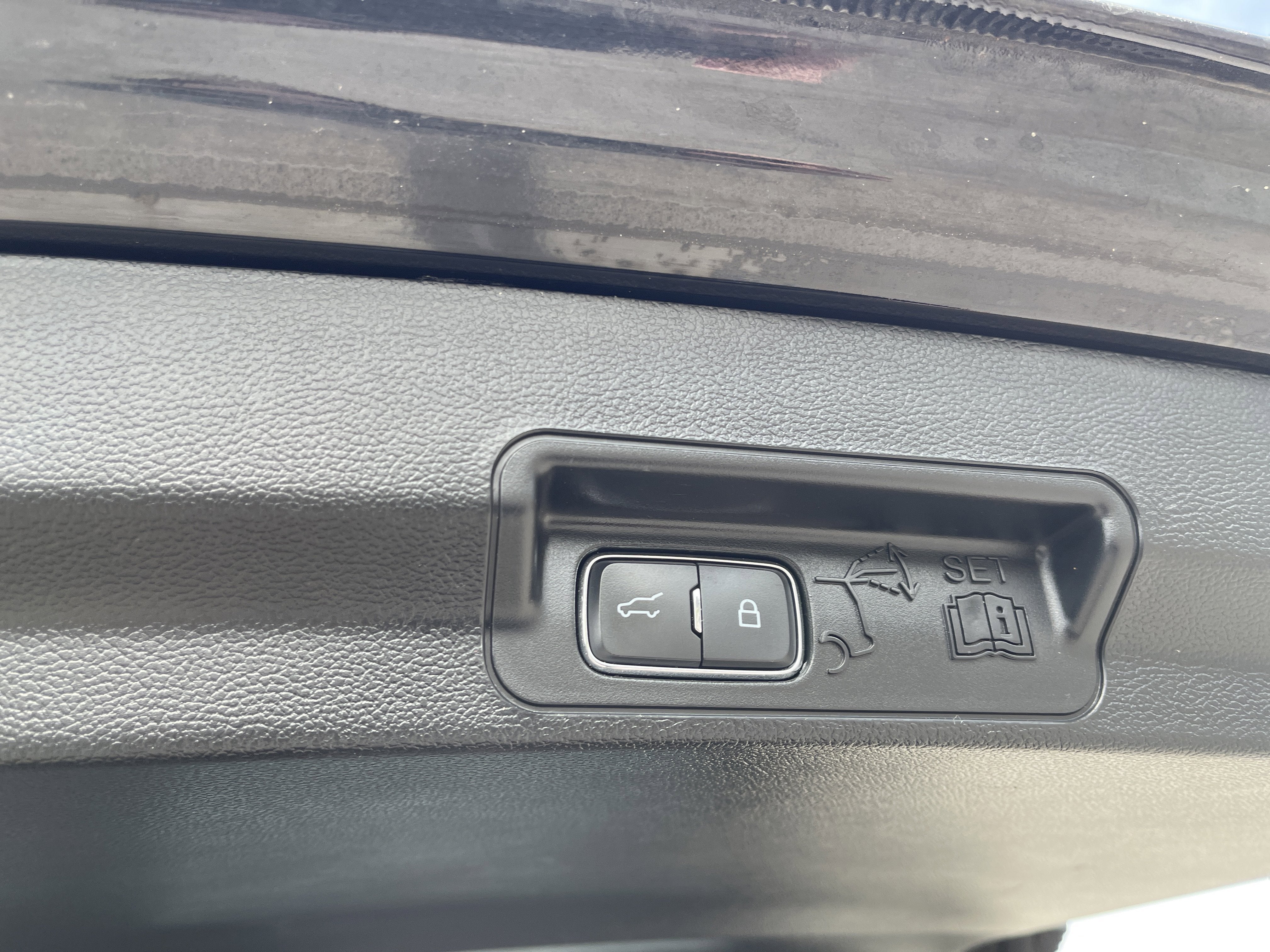 2023 Ford Explorer Base