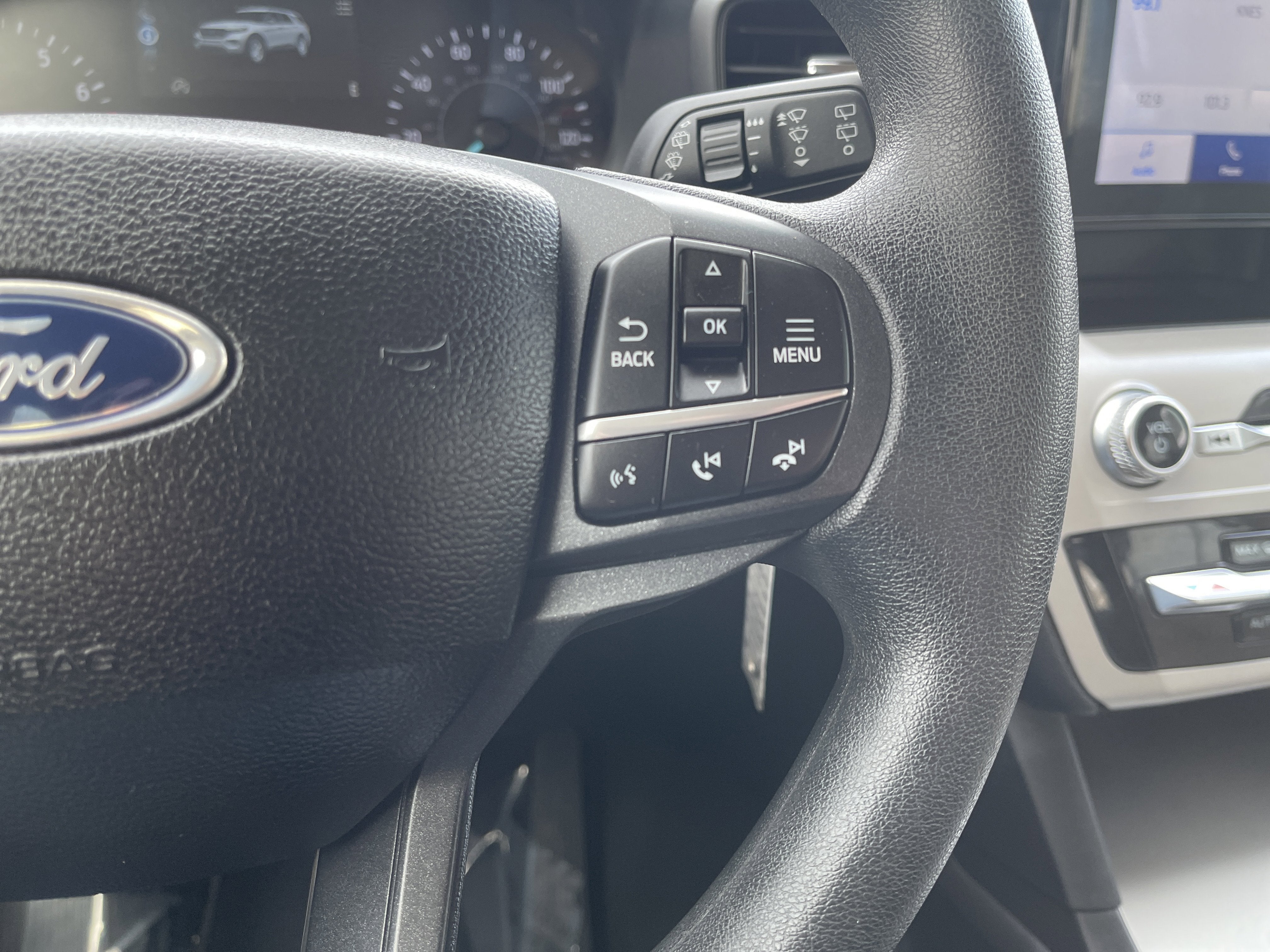 2023 Ford Explorer Base