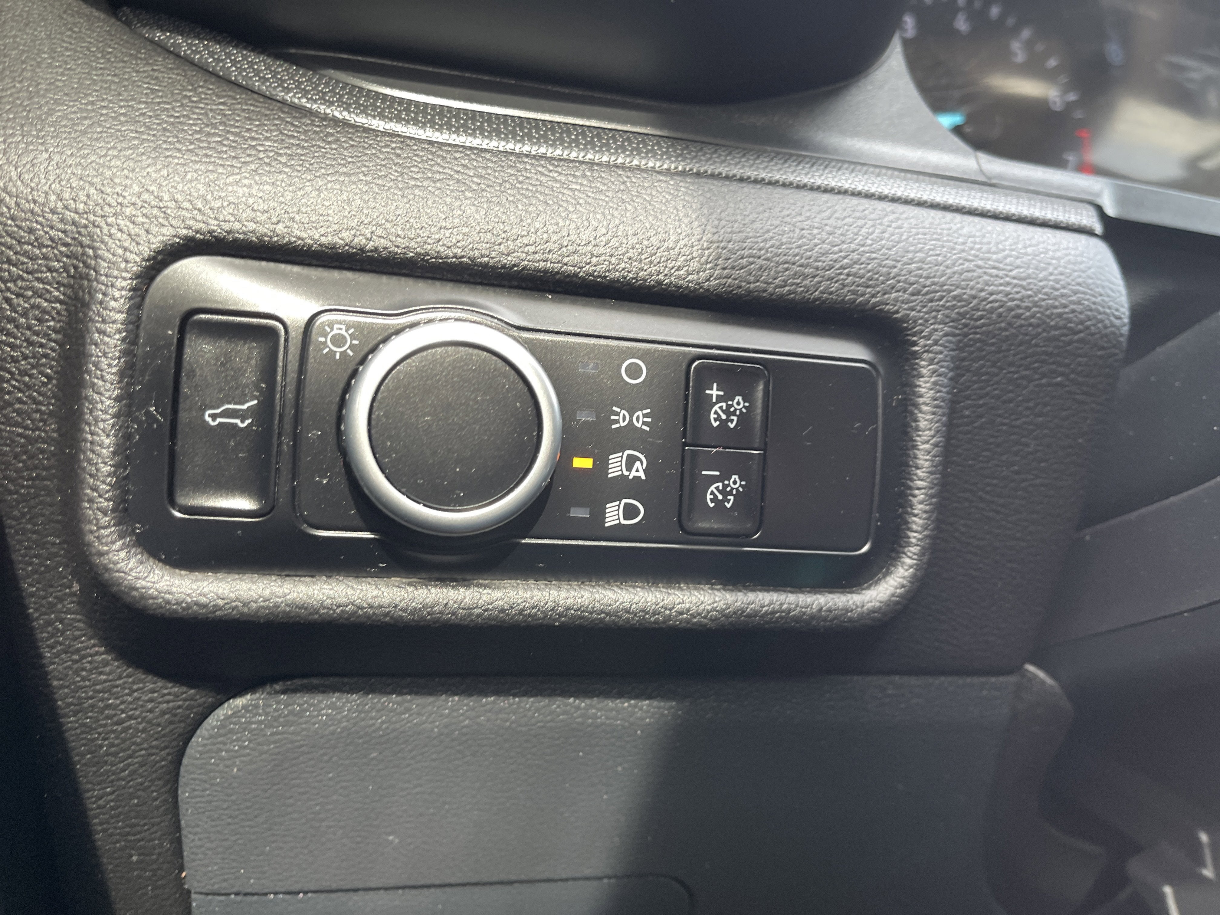 2023 Ford Explorer Base