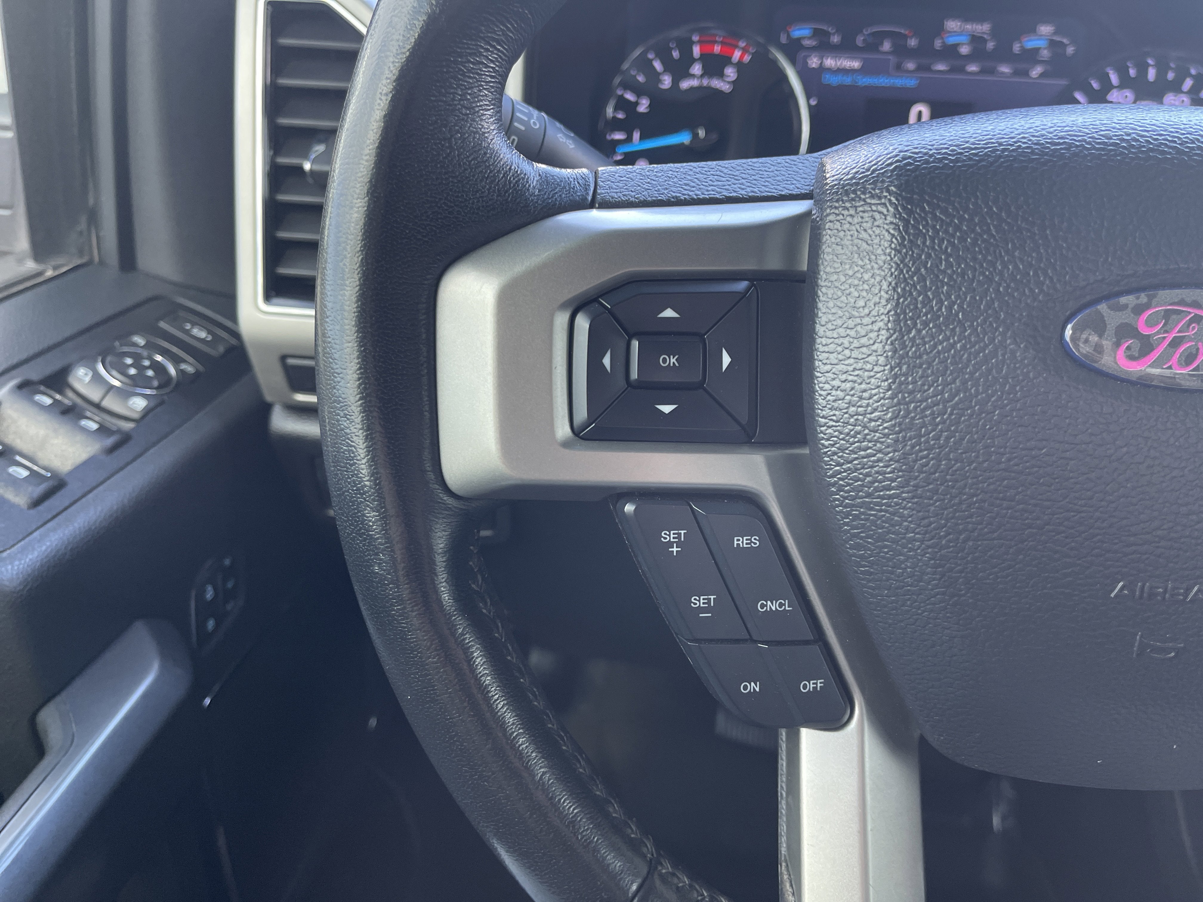 2022 Ford Super Duty F-250 SRW LARIAT