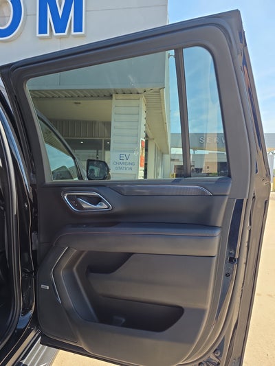 2023 Chevrolet Suburban RST