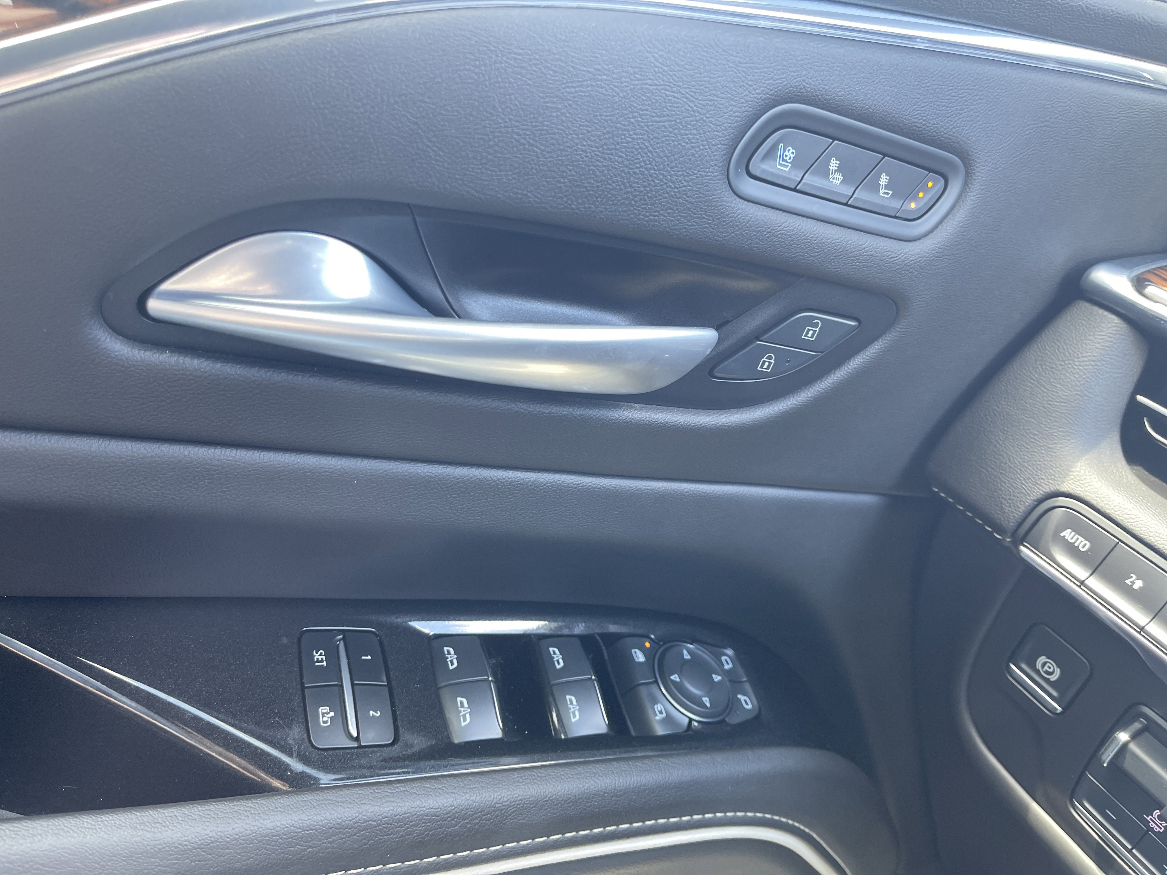 2024 Cadillac Escalade ESV 4WD Premium Luxury