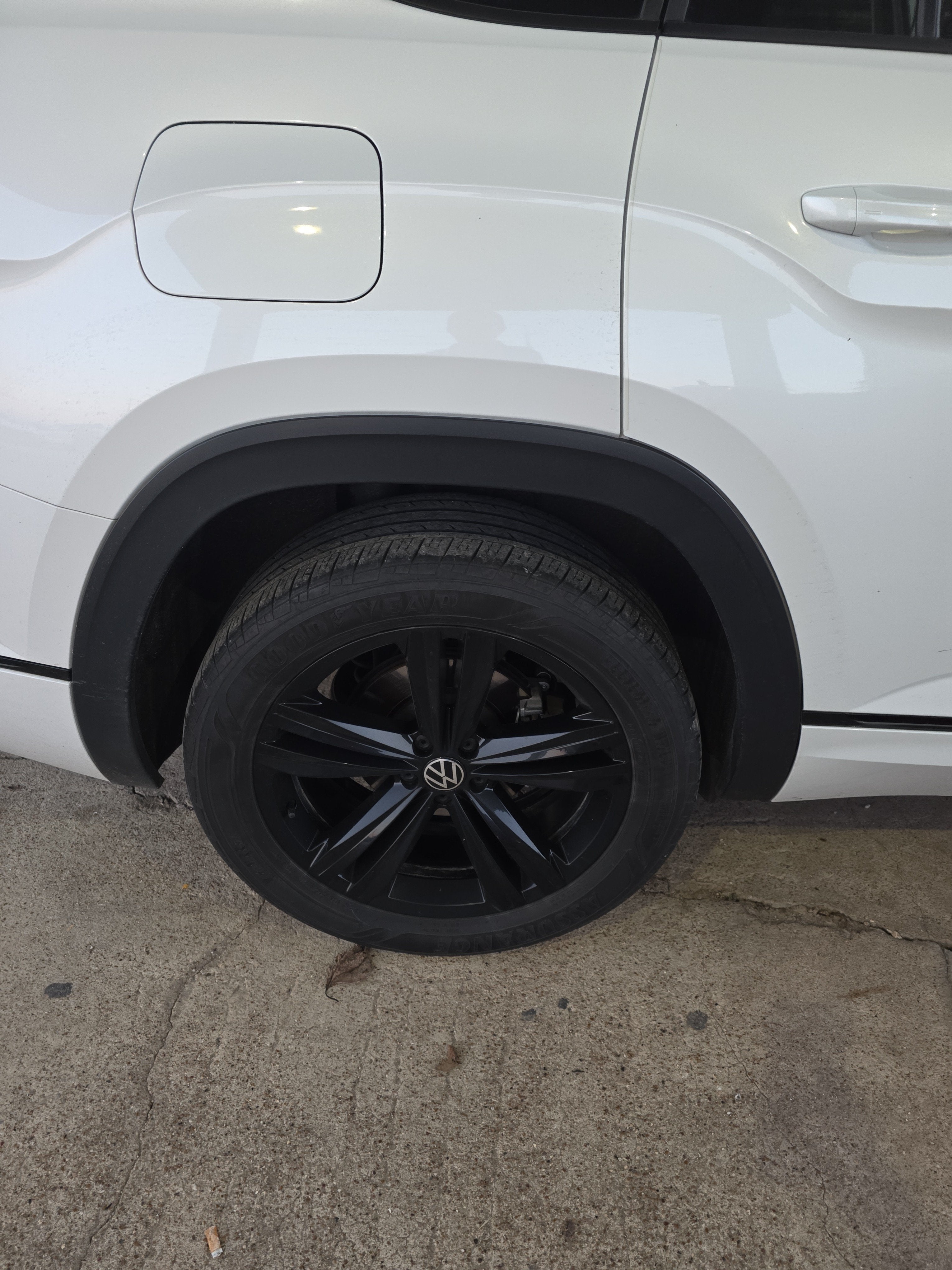 2023 Volkswagen Atlas 3.6L V6 SEL R-Line Black