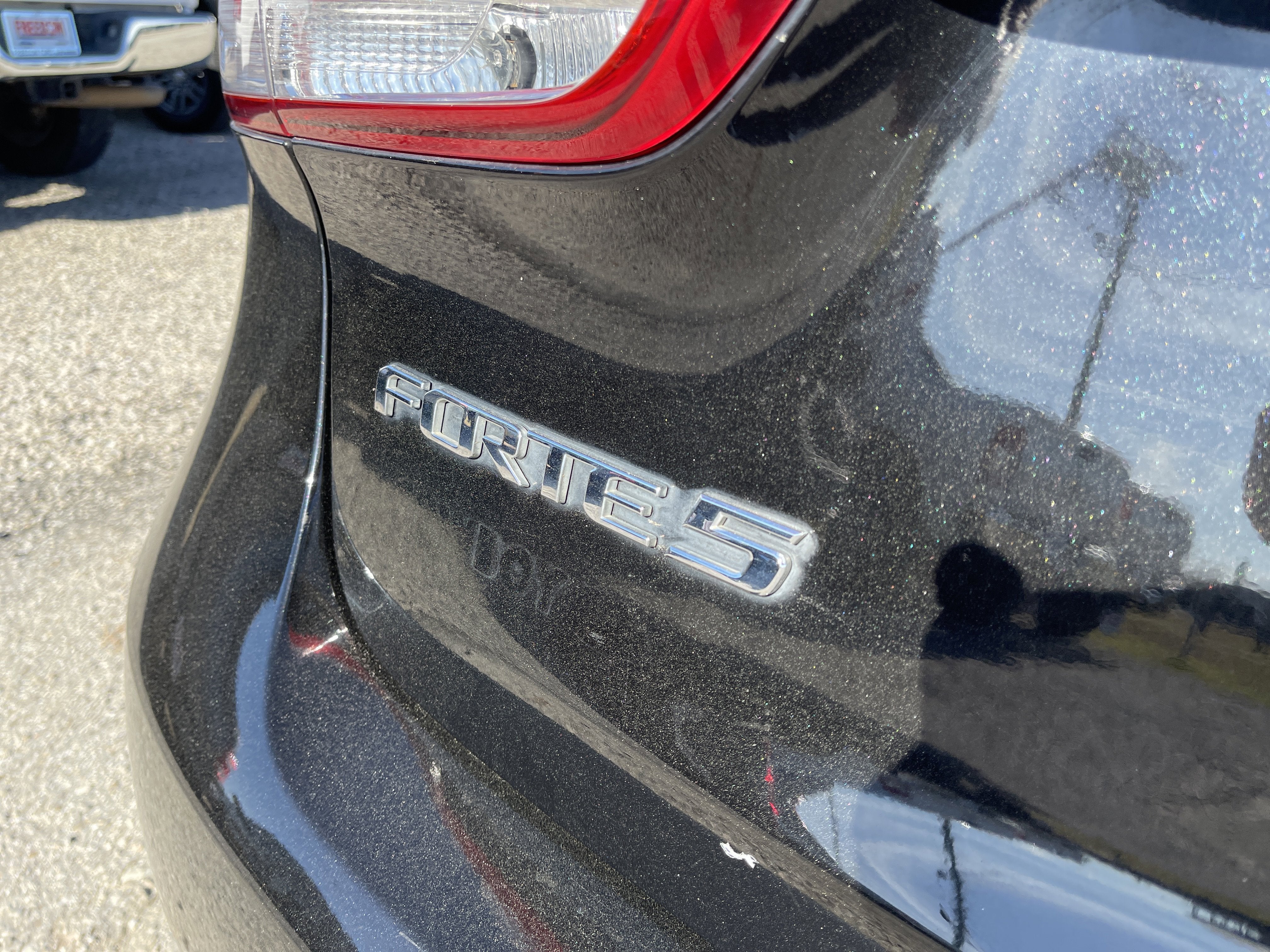 2016 Kia Forte 5-Door LX