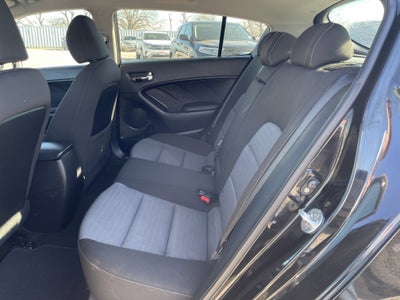 2016 Kia Forte 5-Door LX