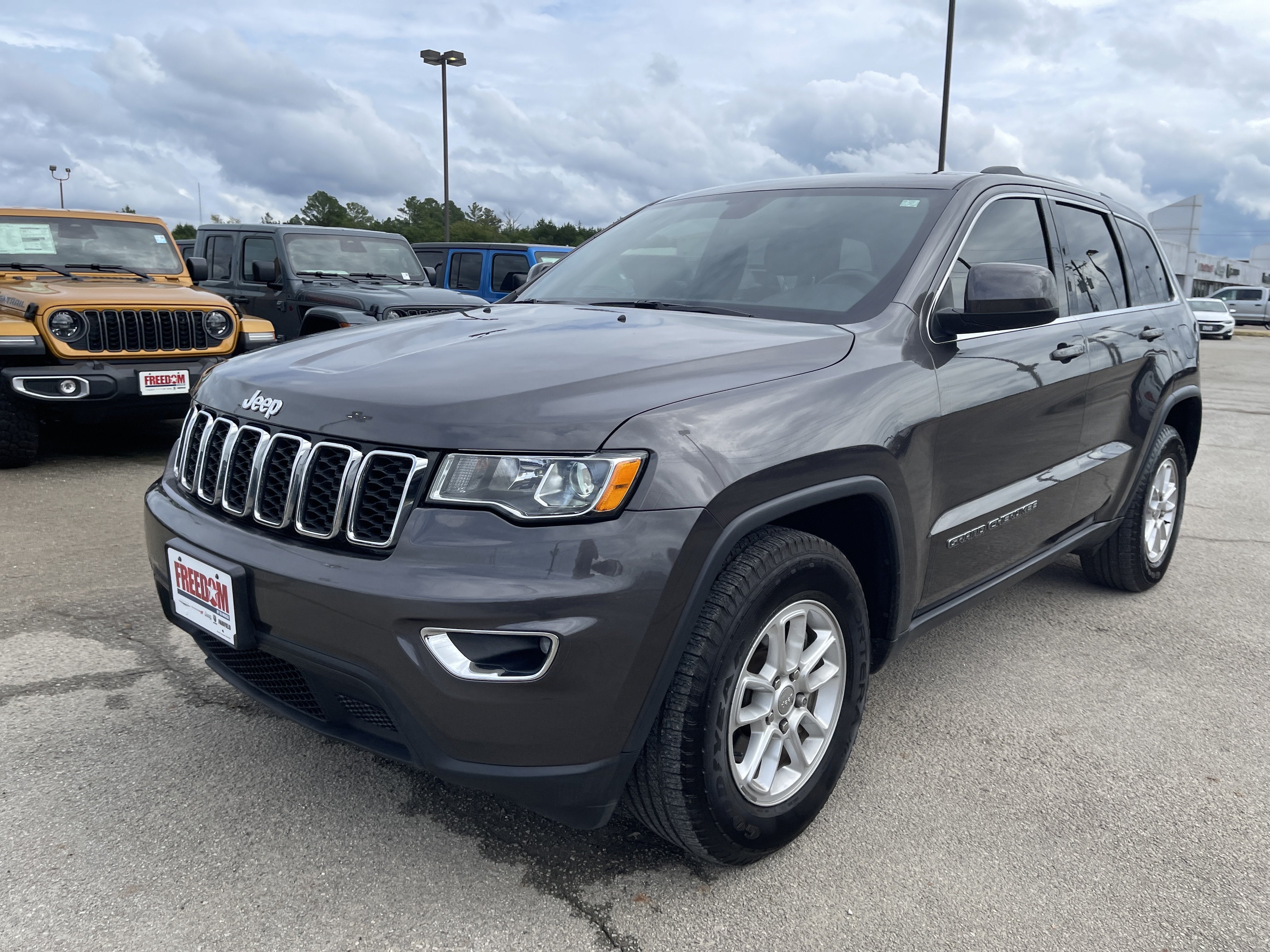2020 Jeep Grand Cherokee Laredo E