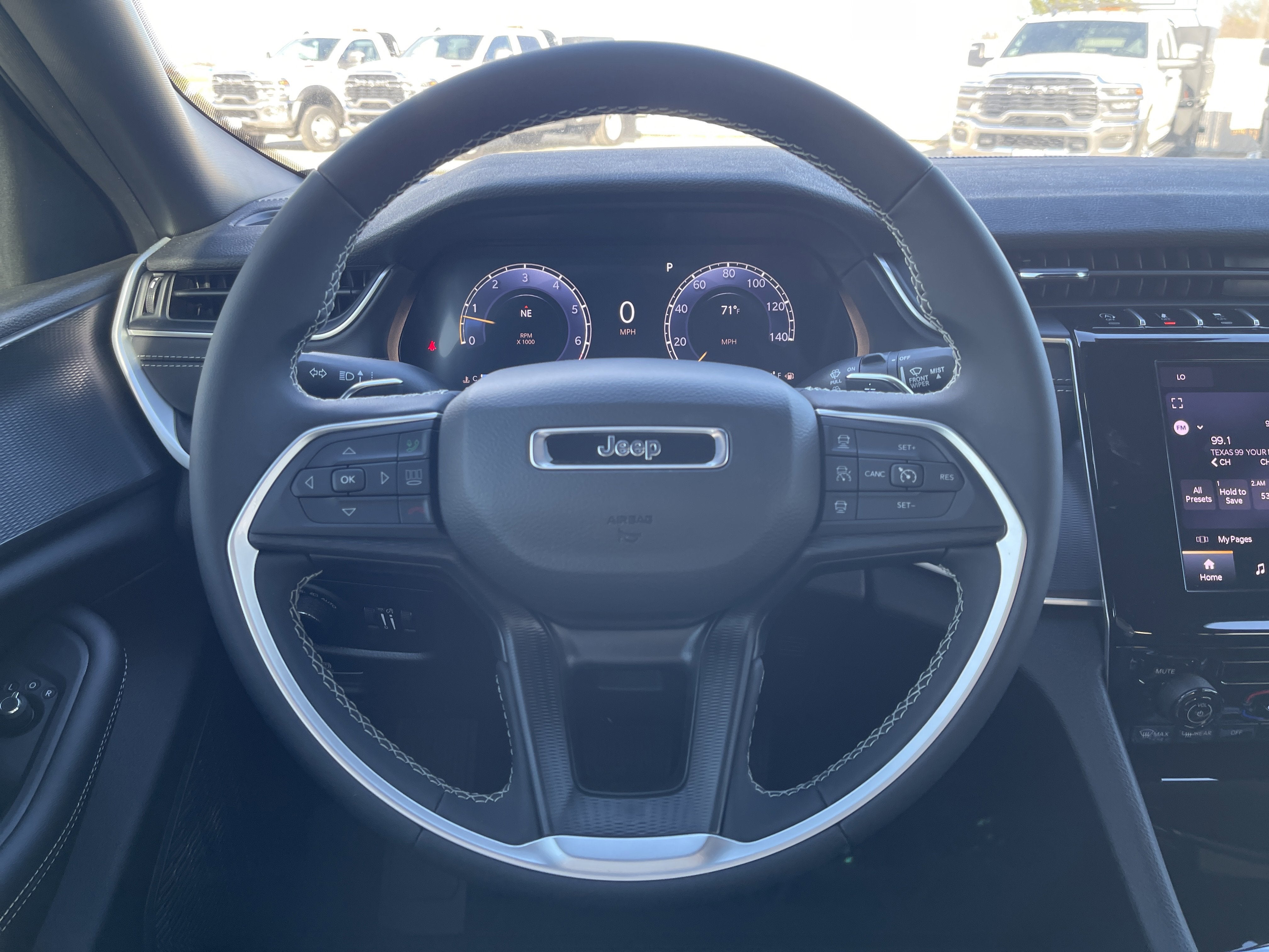 2025 Jeep Grand Cherokee Laredo