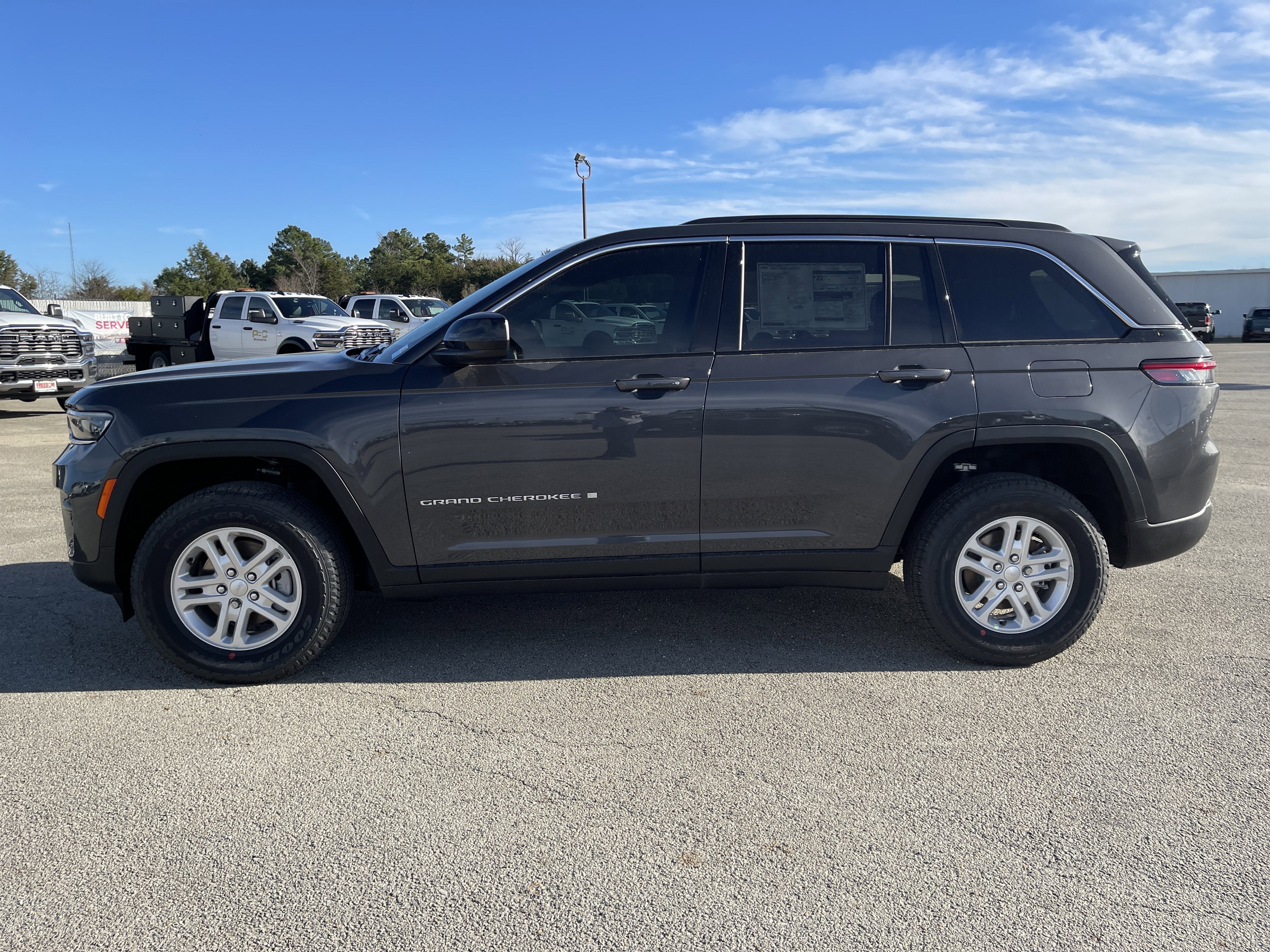 2025 Jeep Grand Cherokee Laredo