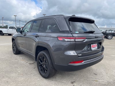2026 Jeep Grand Cherokee Laredo Altitude