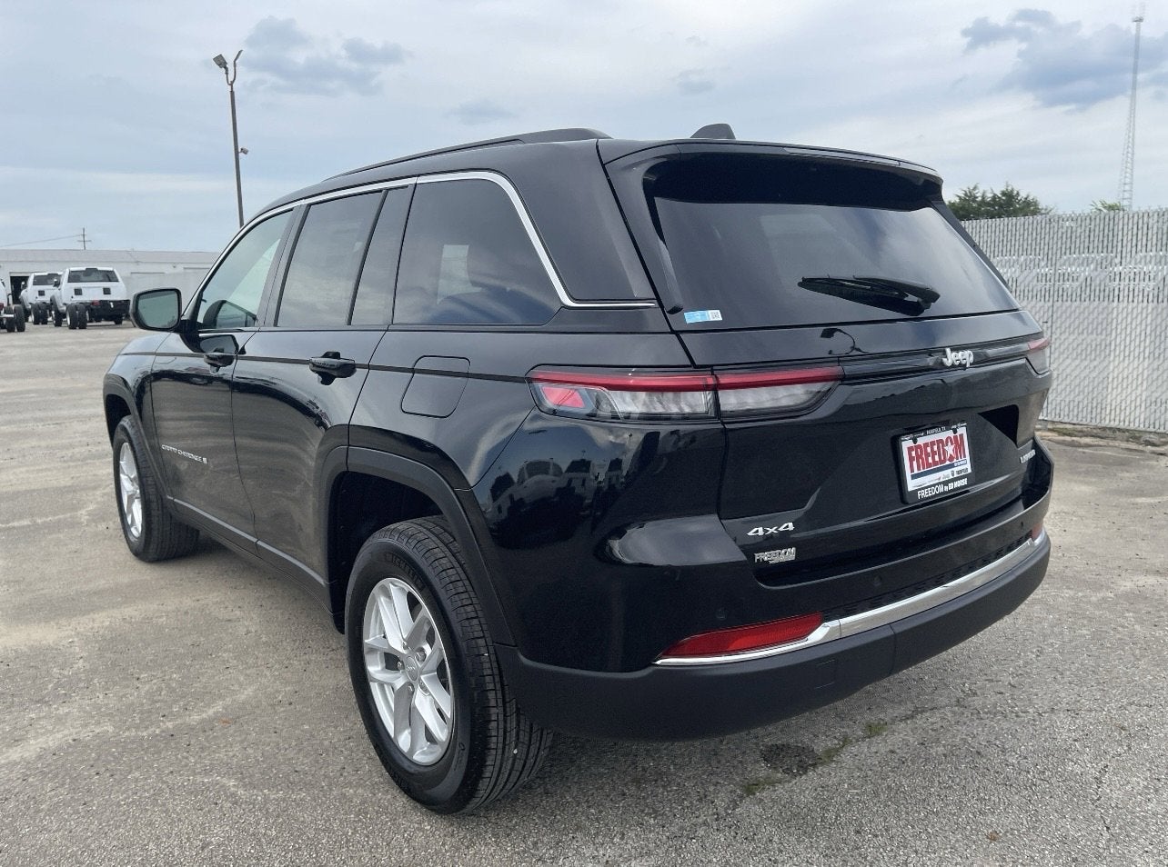 2026 Jeep Grand Cherokee Laredo
