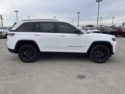 2026 Jeep Grand Cherokee Laredo Altitude
