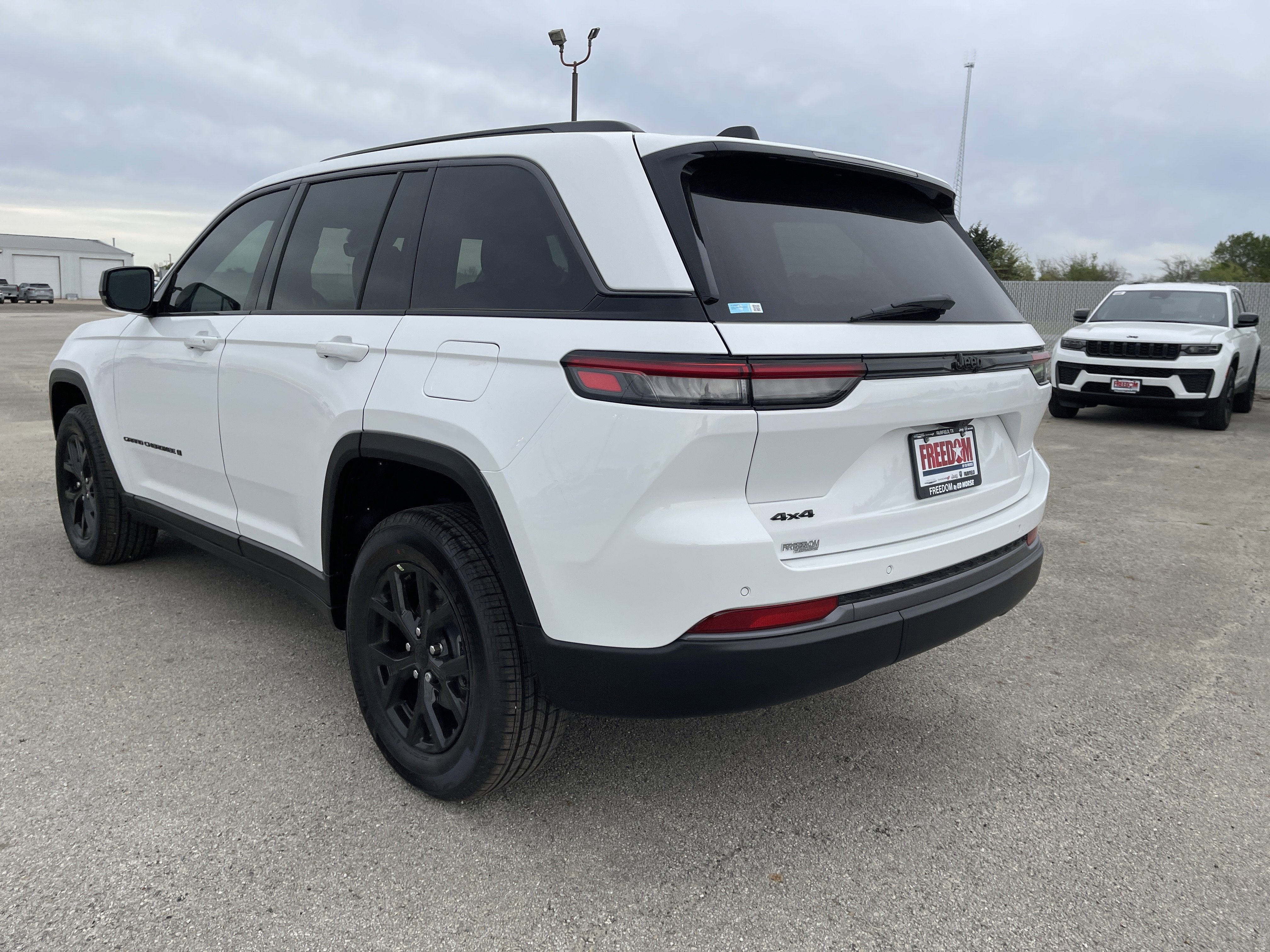 2026 Jeep Grand Cherokee Laredo Altitude