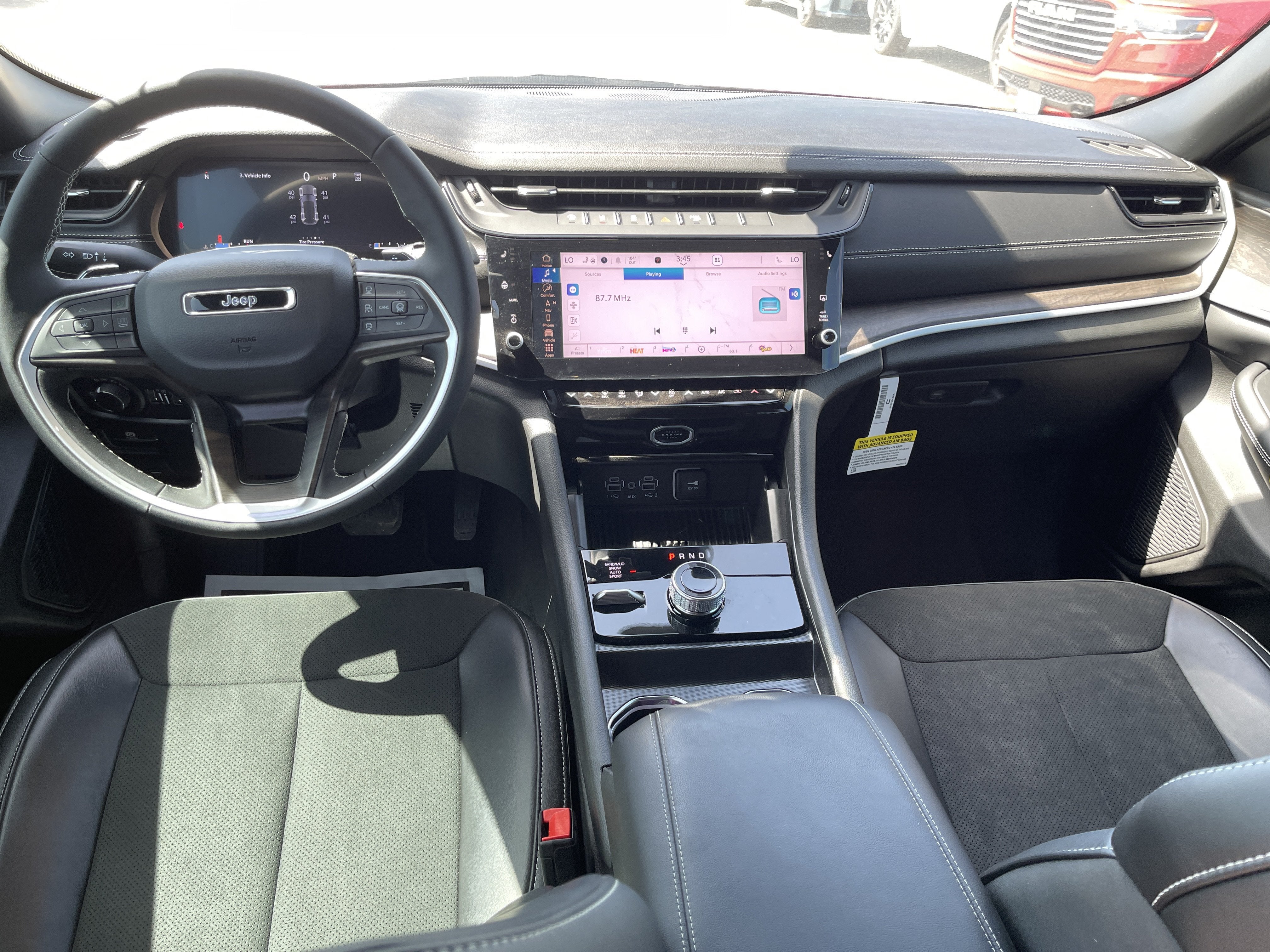 2026 Jeep Grand Cherokee Laredo Altitude