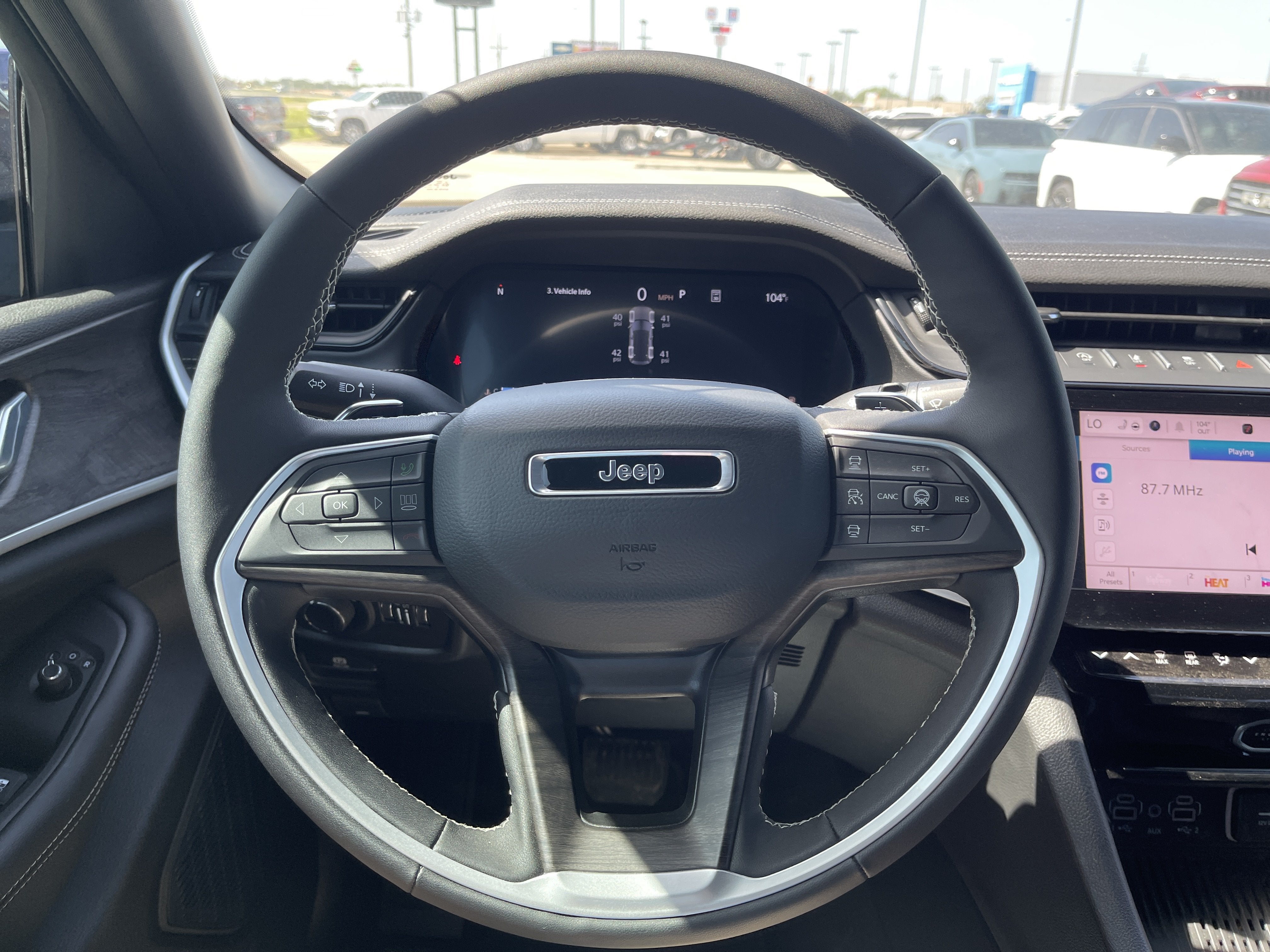 2026 Jeep Grand Cherokee Laredo Altitude