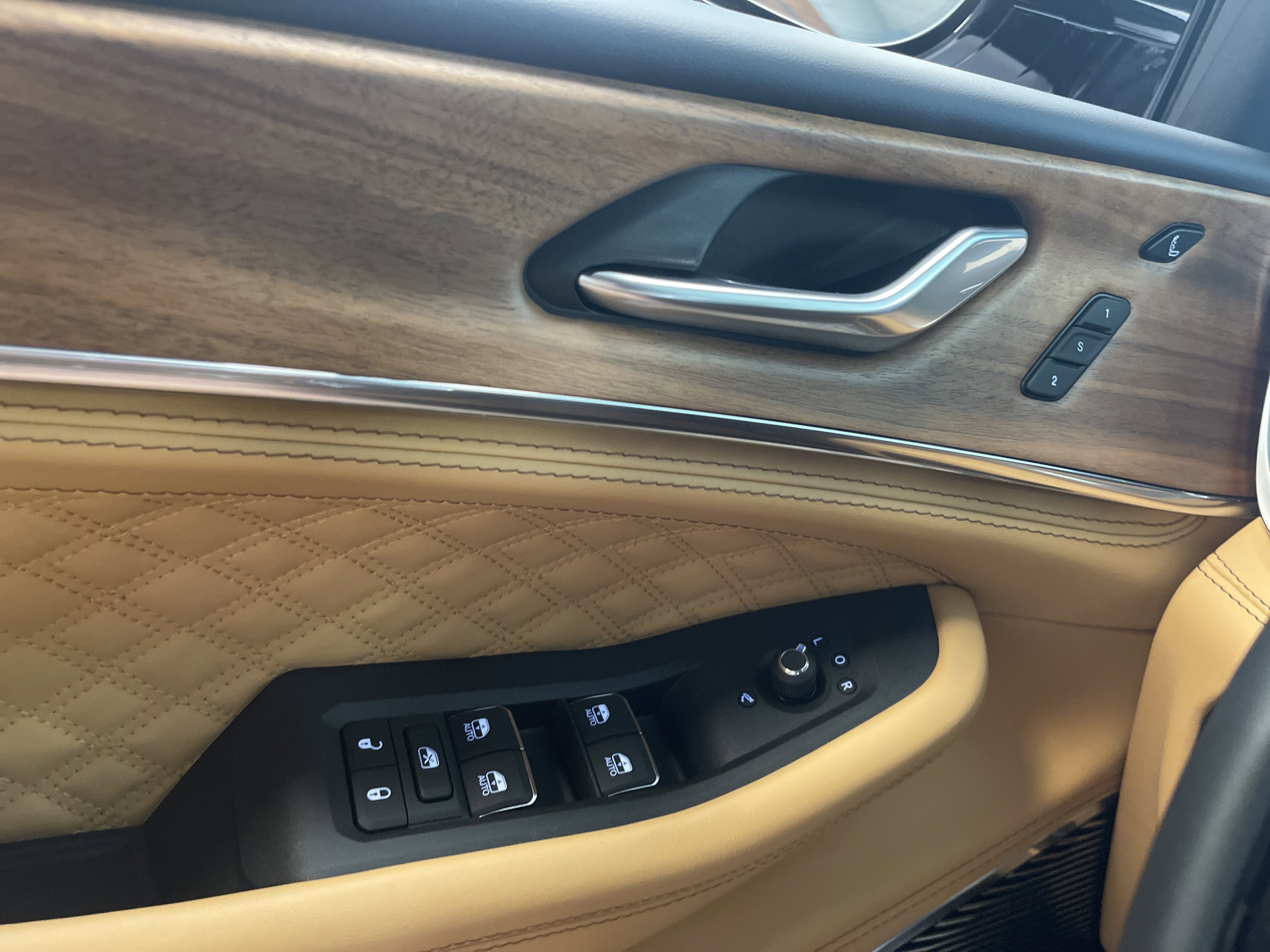 2026 Jeep Grand Cherokee Summit