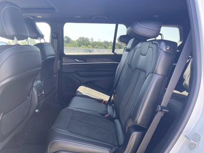 2026 Jeep Grand Cherokee Laredo Altitude