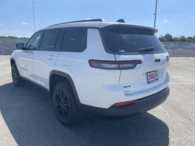 2026 Jeep Grand Cherokee Laredo Altitude