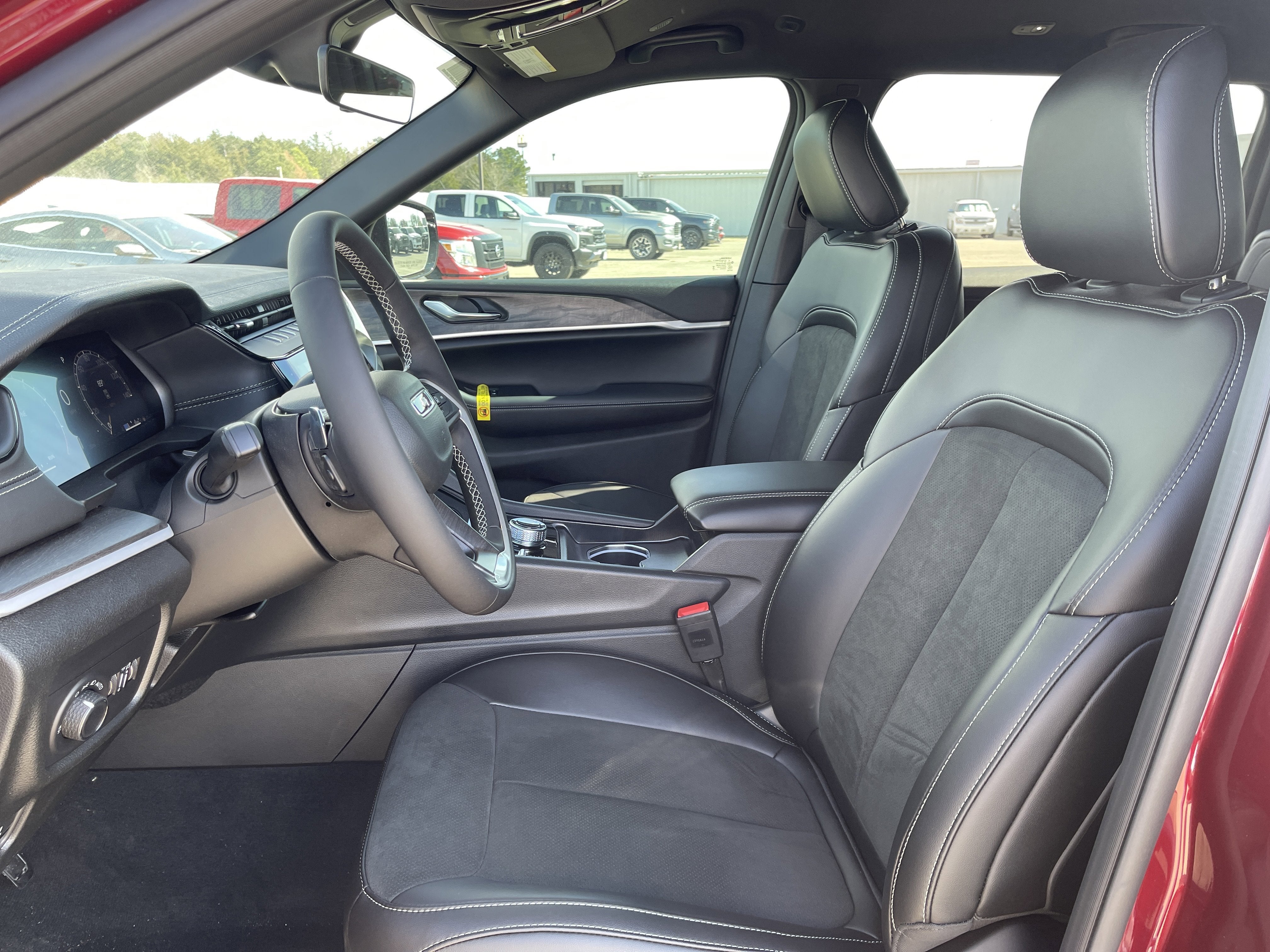 2026 Jeep Grand Cherokee Laredo Altitude