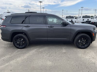 2026 Jeep Grand Cherokee Laredo Altitude