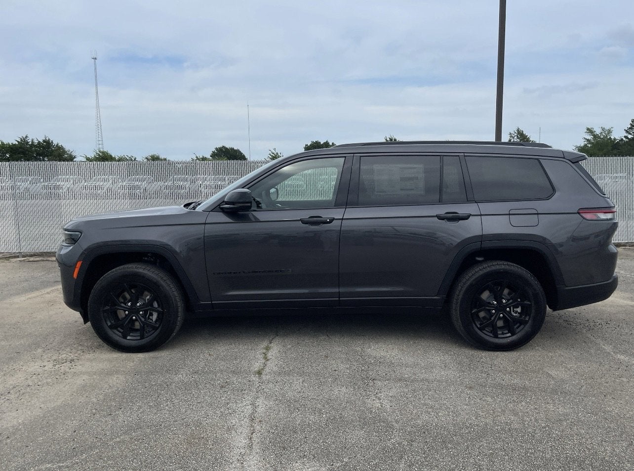 2026 Jeep Grand Cherokee Laredo Altitude