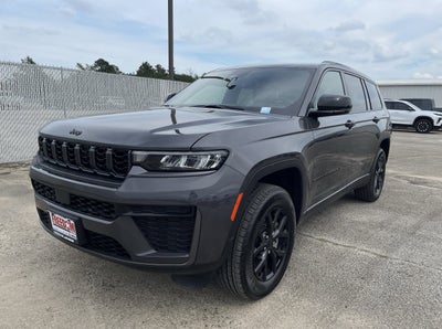 2026 Jeep Grand Cherokee Laredo Altitude