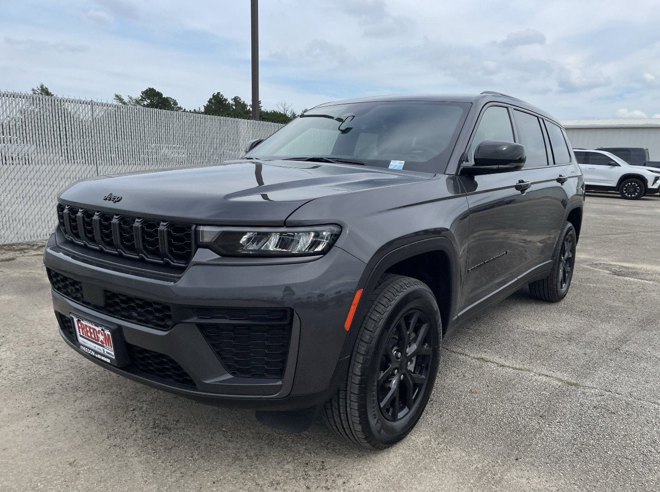 2026 Jeep Grand Cherokee Laredo Altitude