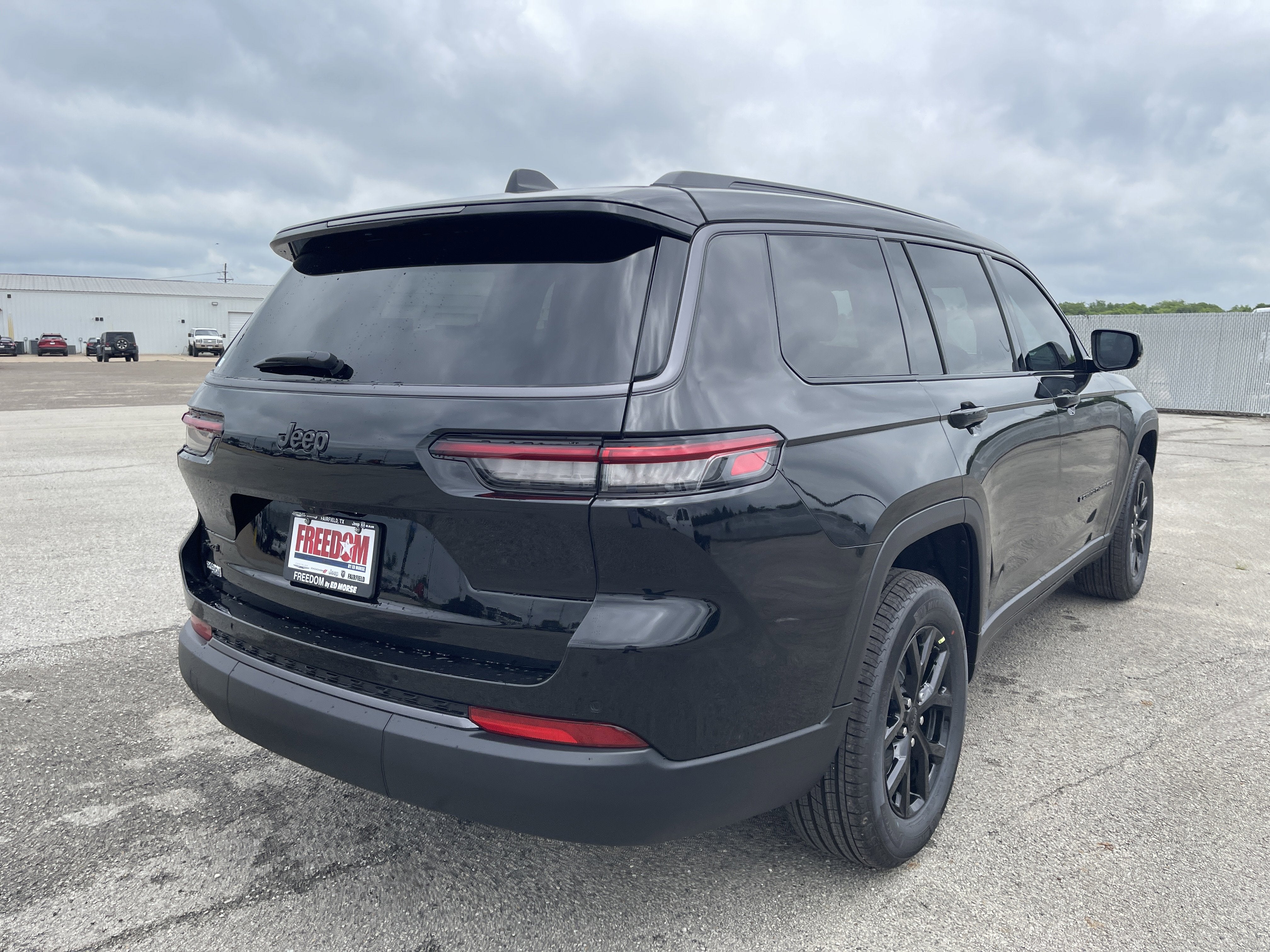 2026 Jeep Grand Cherokee Laredo Altitude