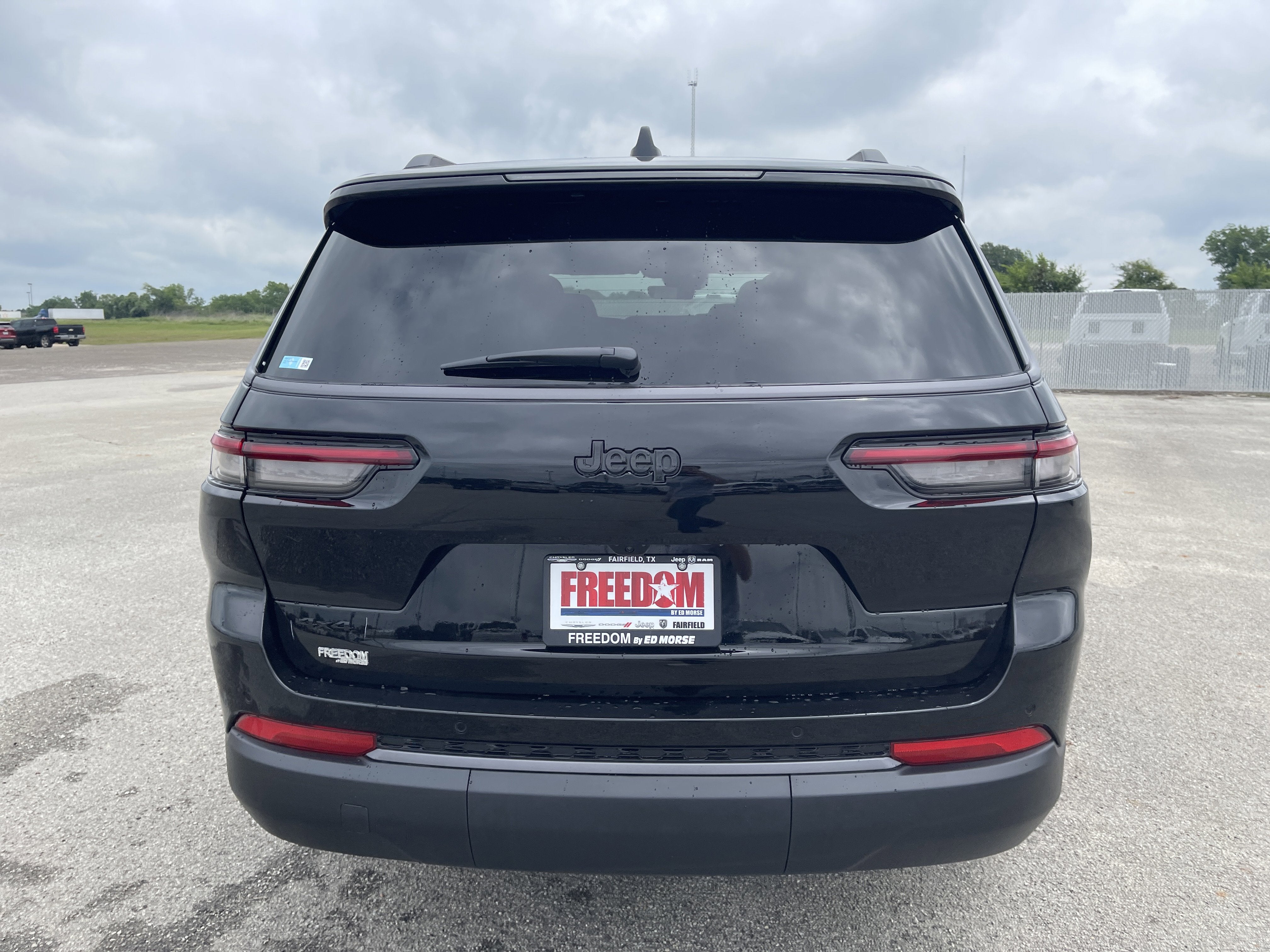 2026 Jeep Grand Cherokee Laredo Altitude