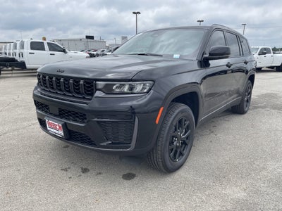 2026 Jeep Grand Cherokee Laredo Altitude