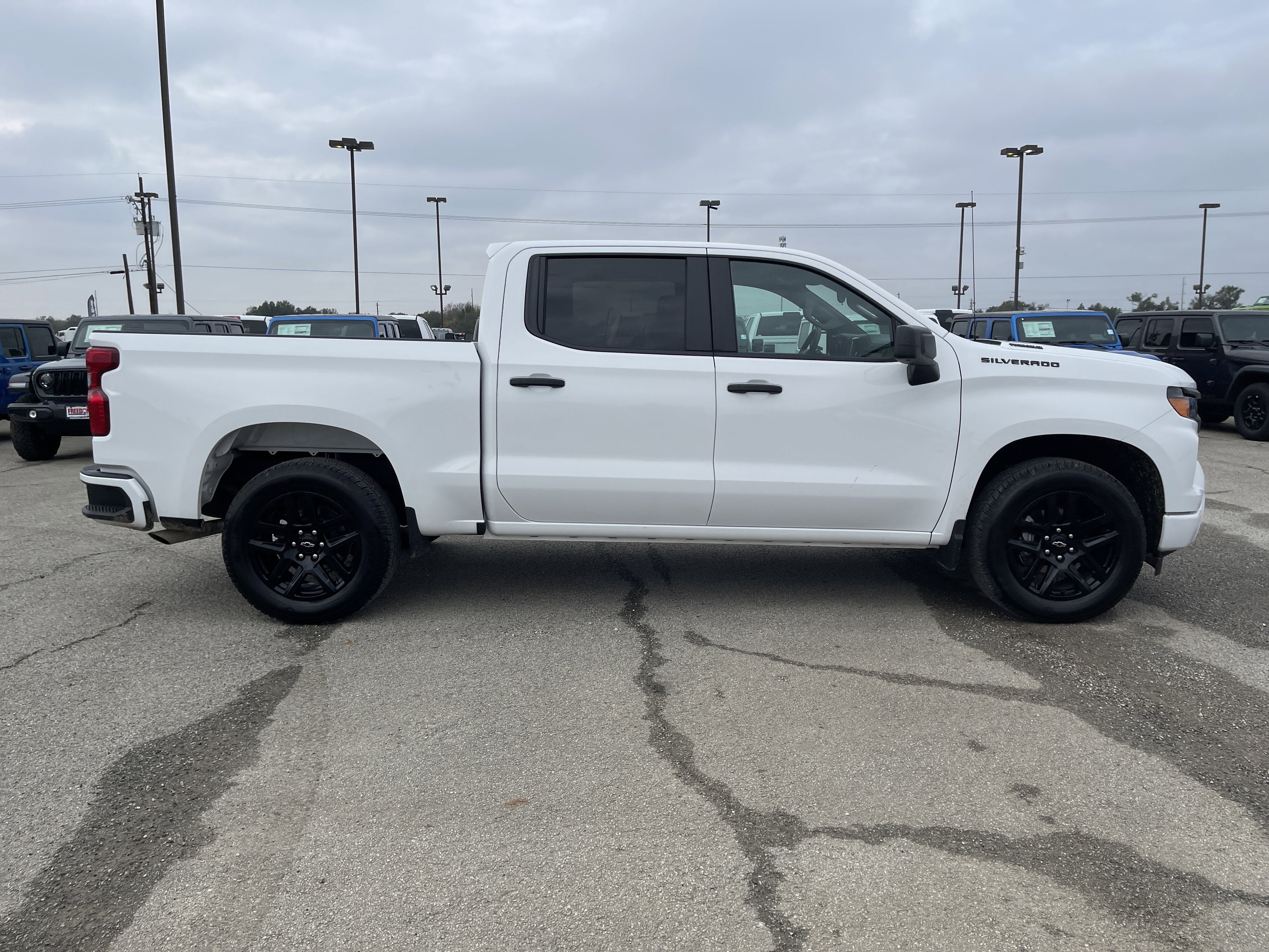 2025 Chevrolet Silverado 1500 Custom