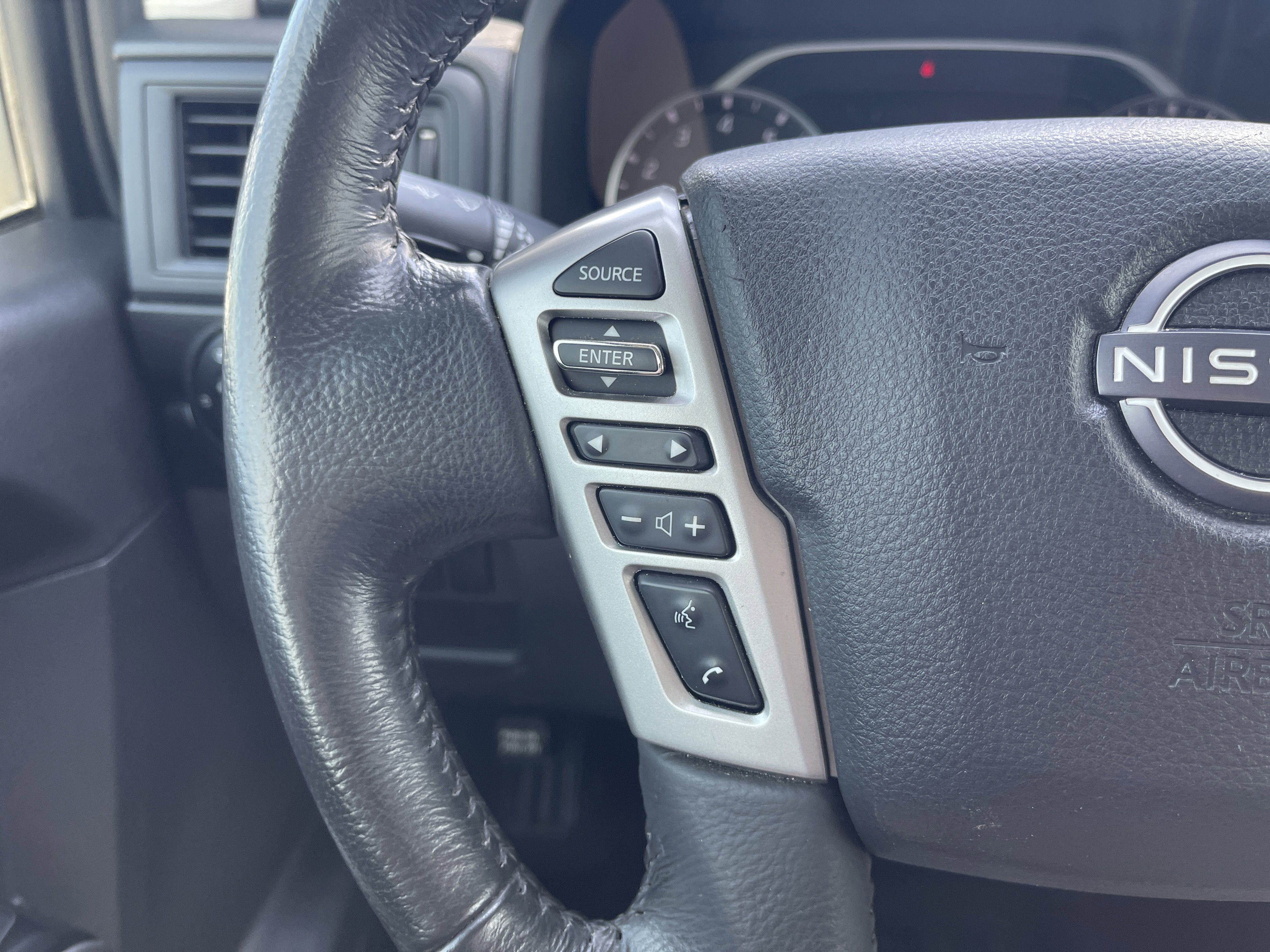 2024 Nissan Titan XD SV