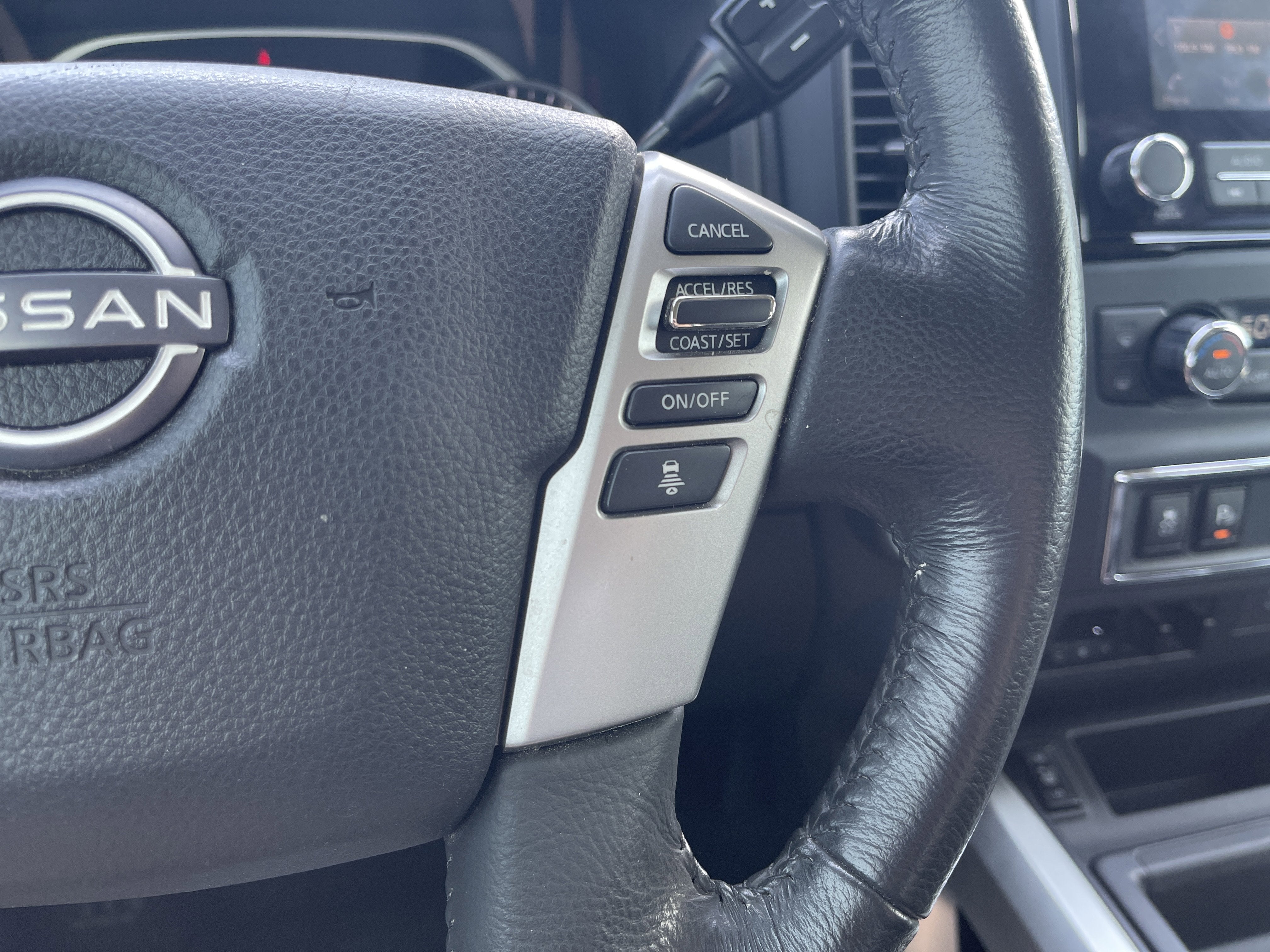 2024 Nissan Titan XD SV