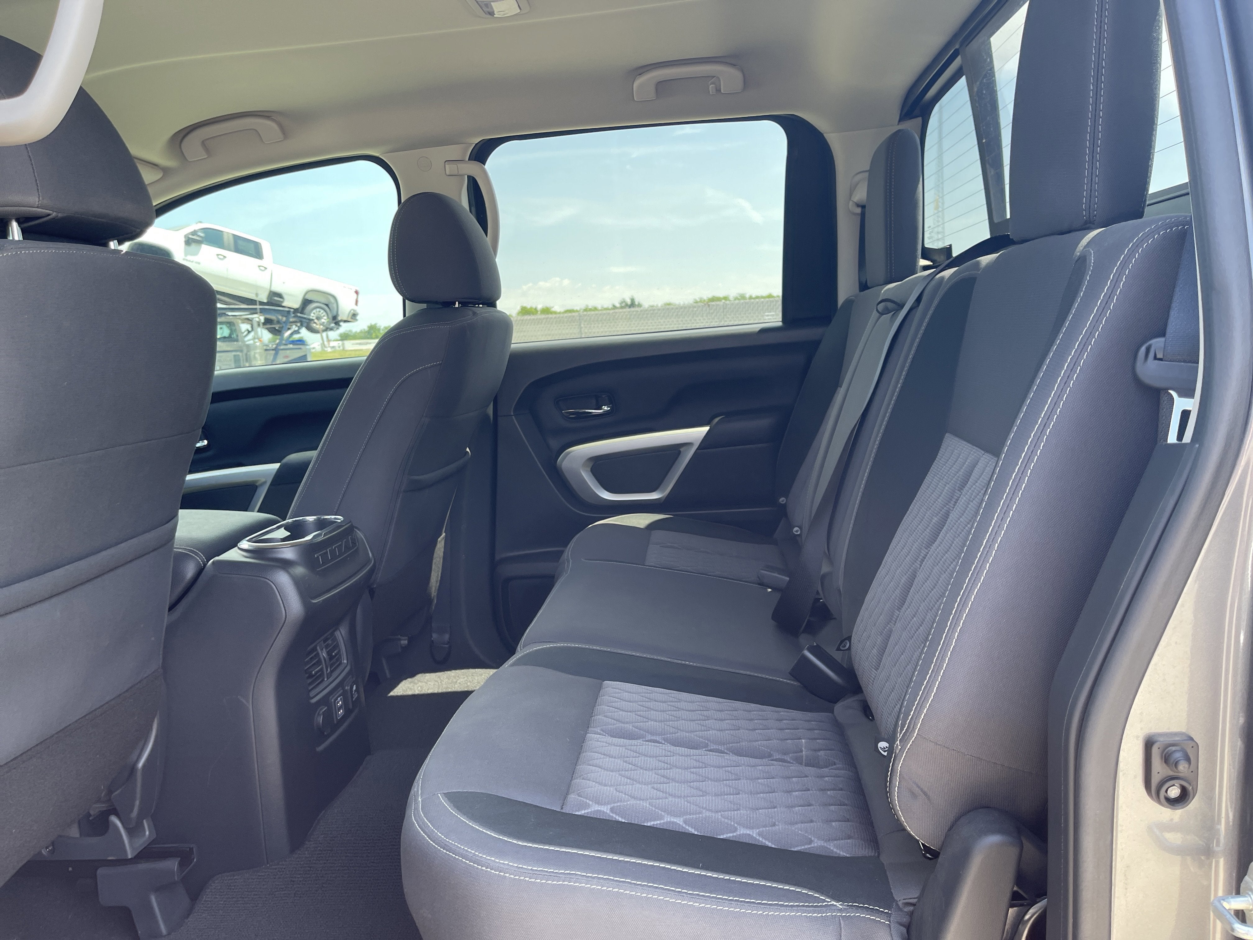 2024 Nissan Titan XD SV