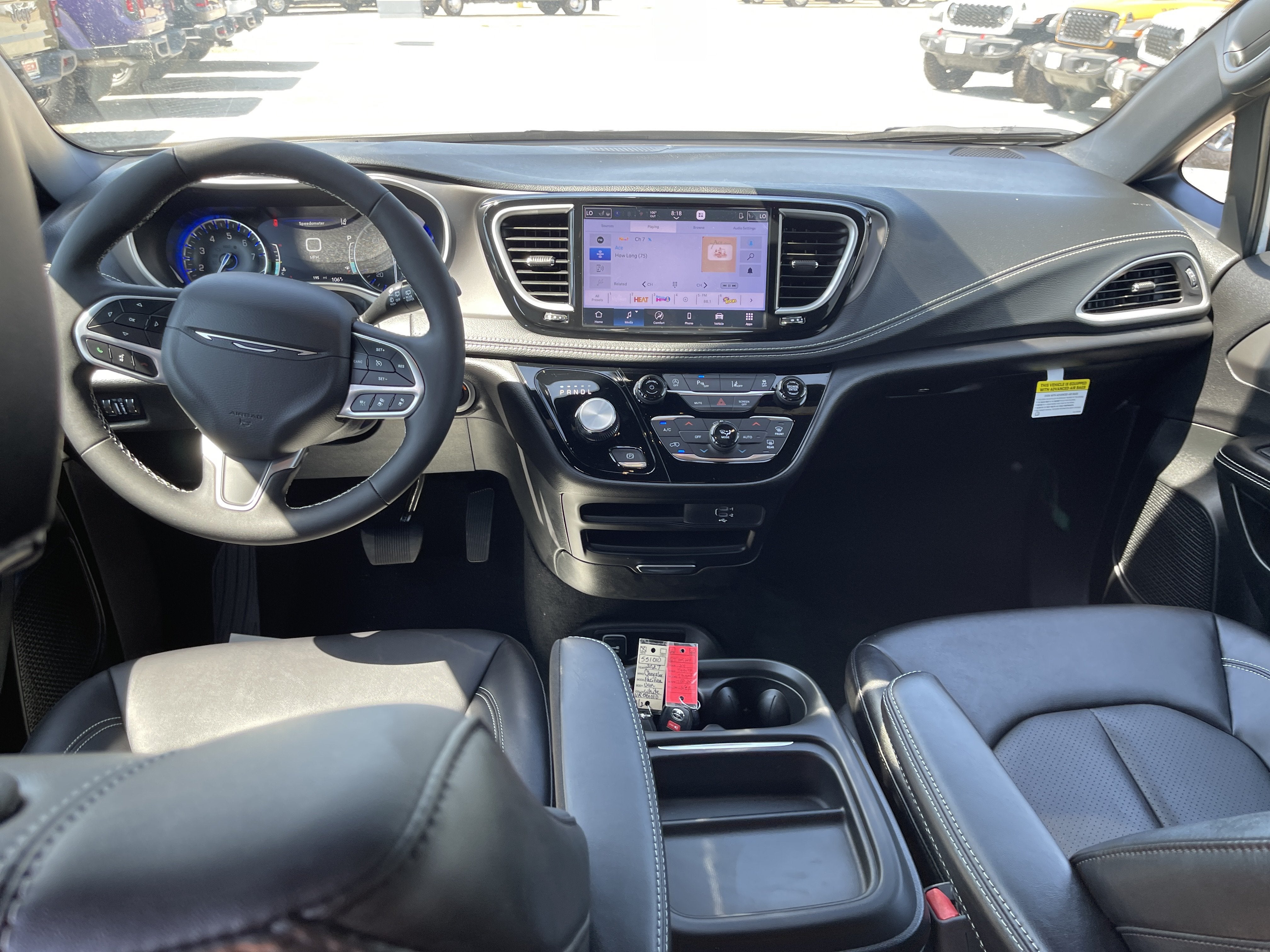 2027 Chrysler Pacifica Select