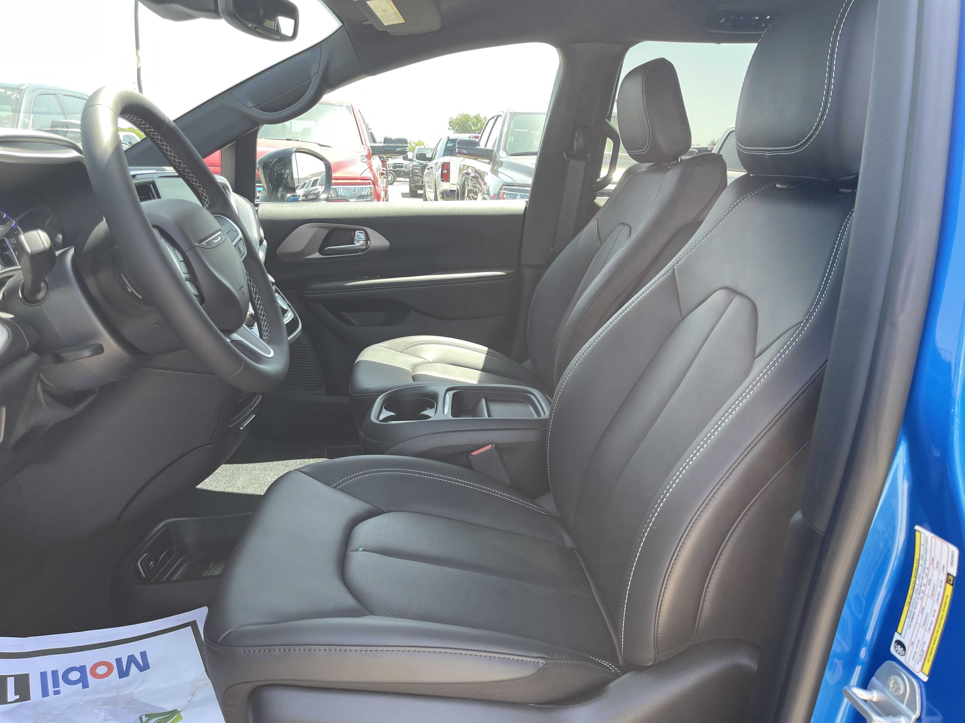 2027 Chrysler Pacifica Select