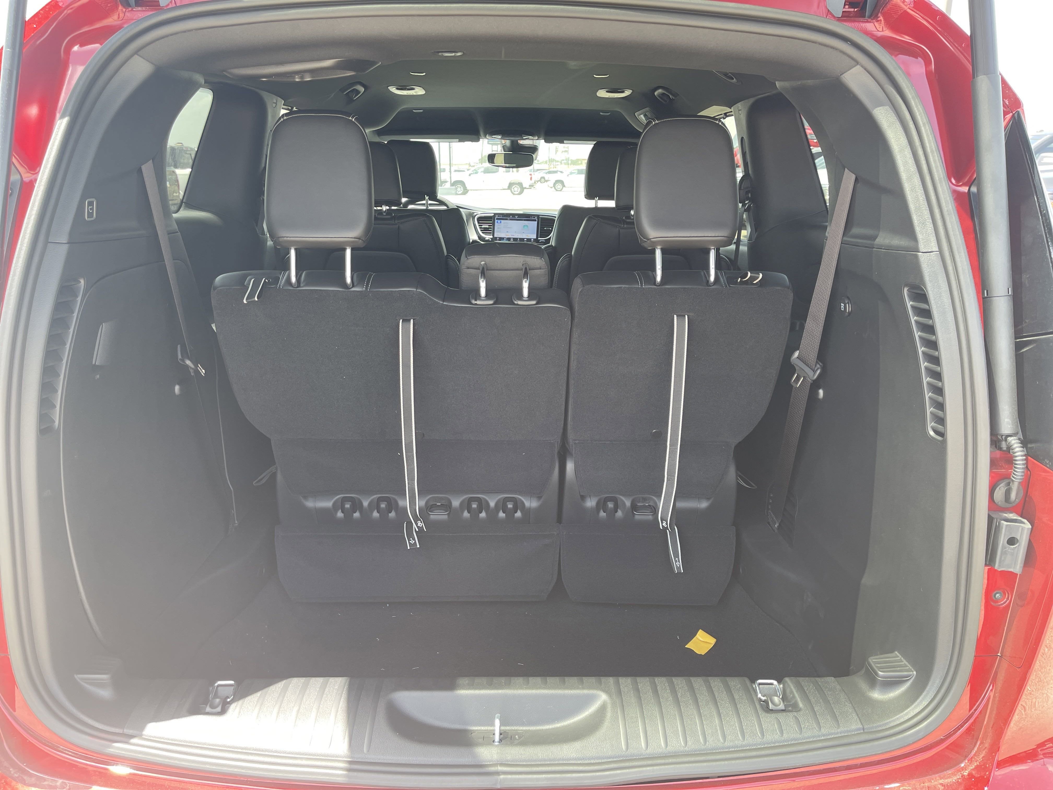 2025 Chrysler Voyager LX