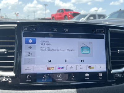 2025 Chrysler Voyager LX