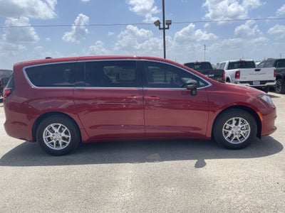 2025 Chrysler Voyager LX