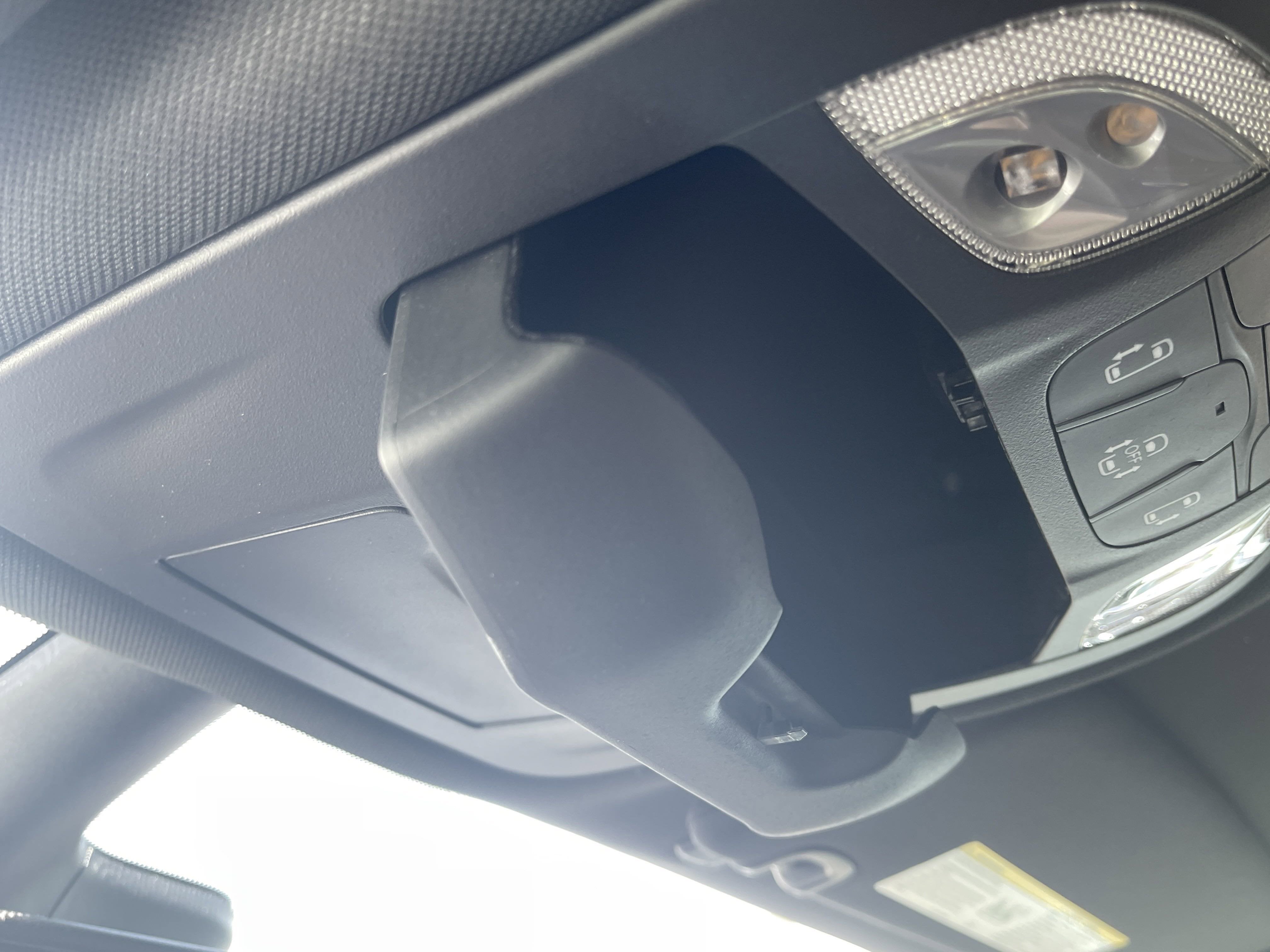 2025 Chrysler Voyager LX