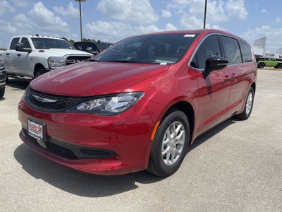 2025 Chrysler Voyager LX