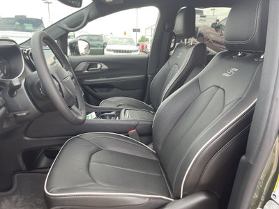 2027 Chrysler Pacifica Limited