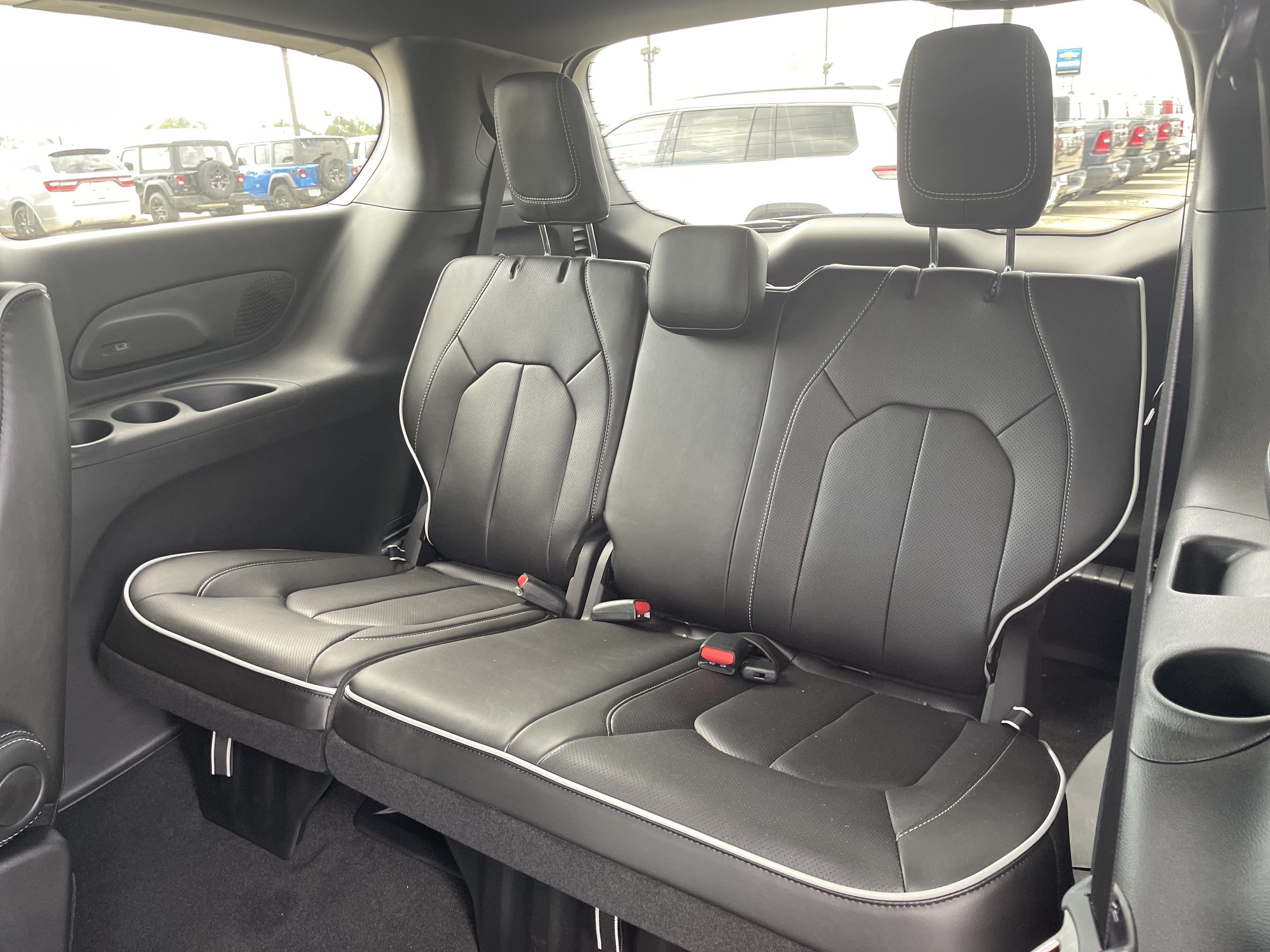 2027 Chrysler Pacifica Limited