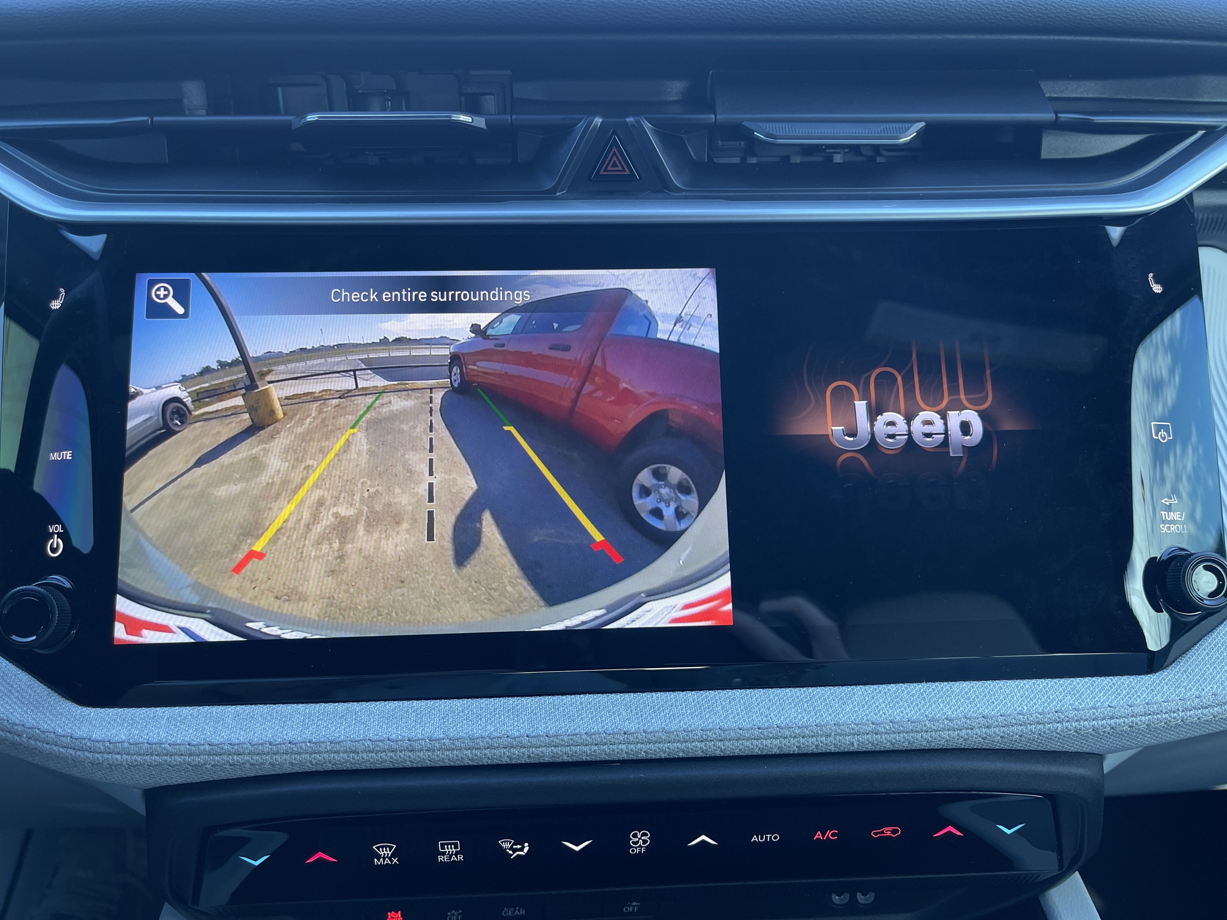 2027 Jeep Cherokee Laredo