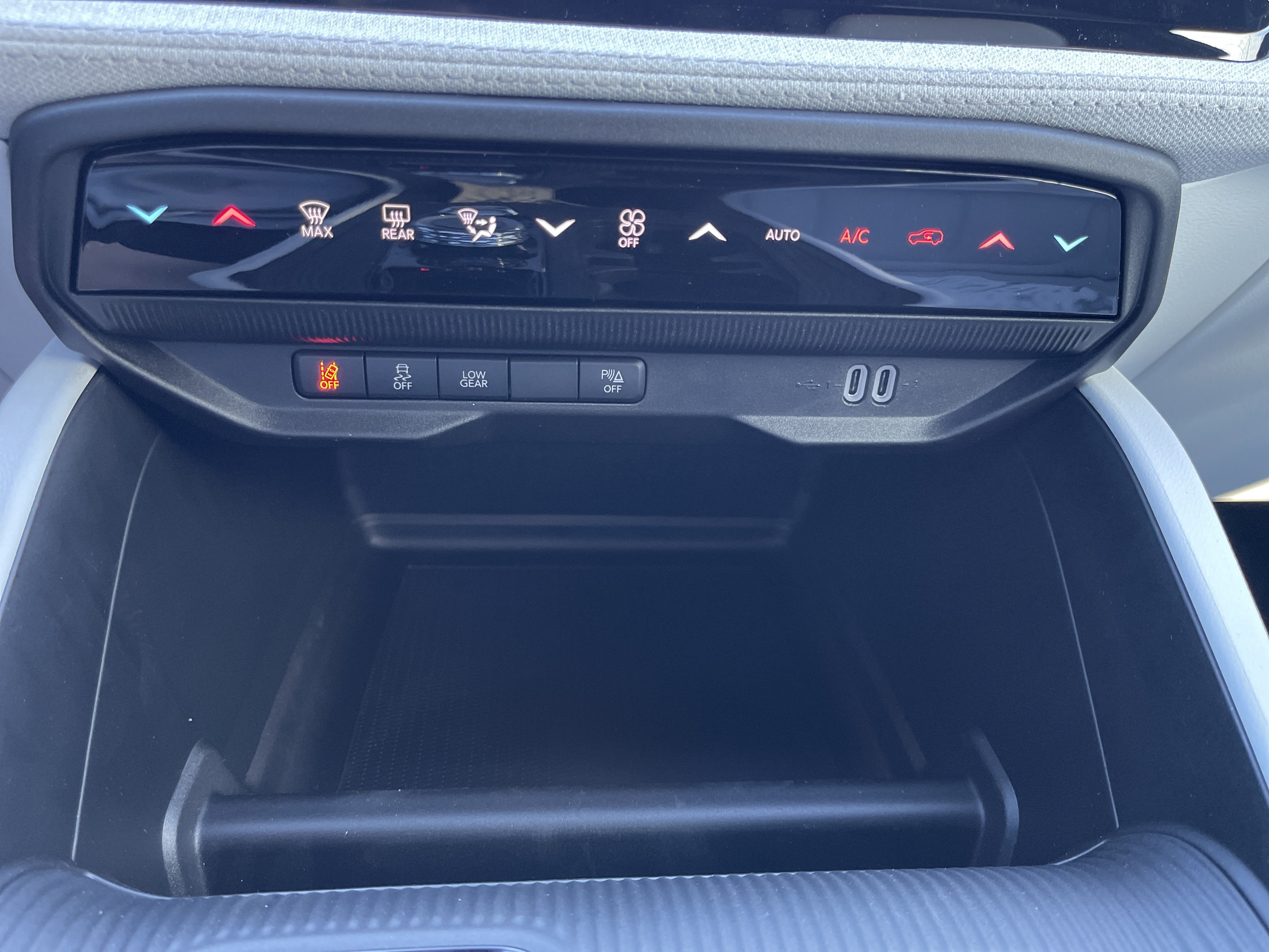 2027 Jeep Cherokee Laredo