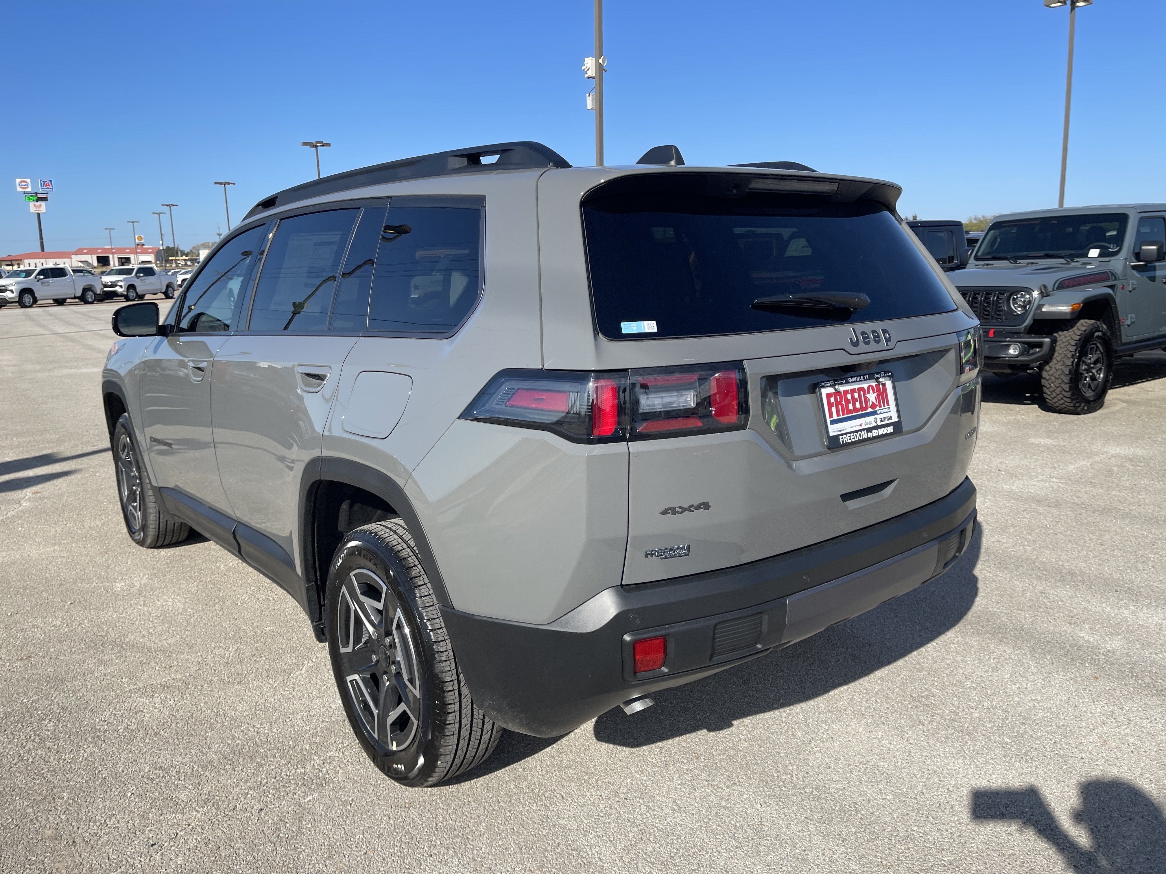 2027 Jeep Cherokee Laredo