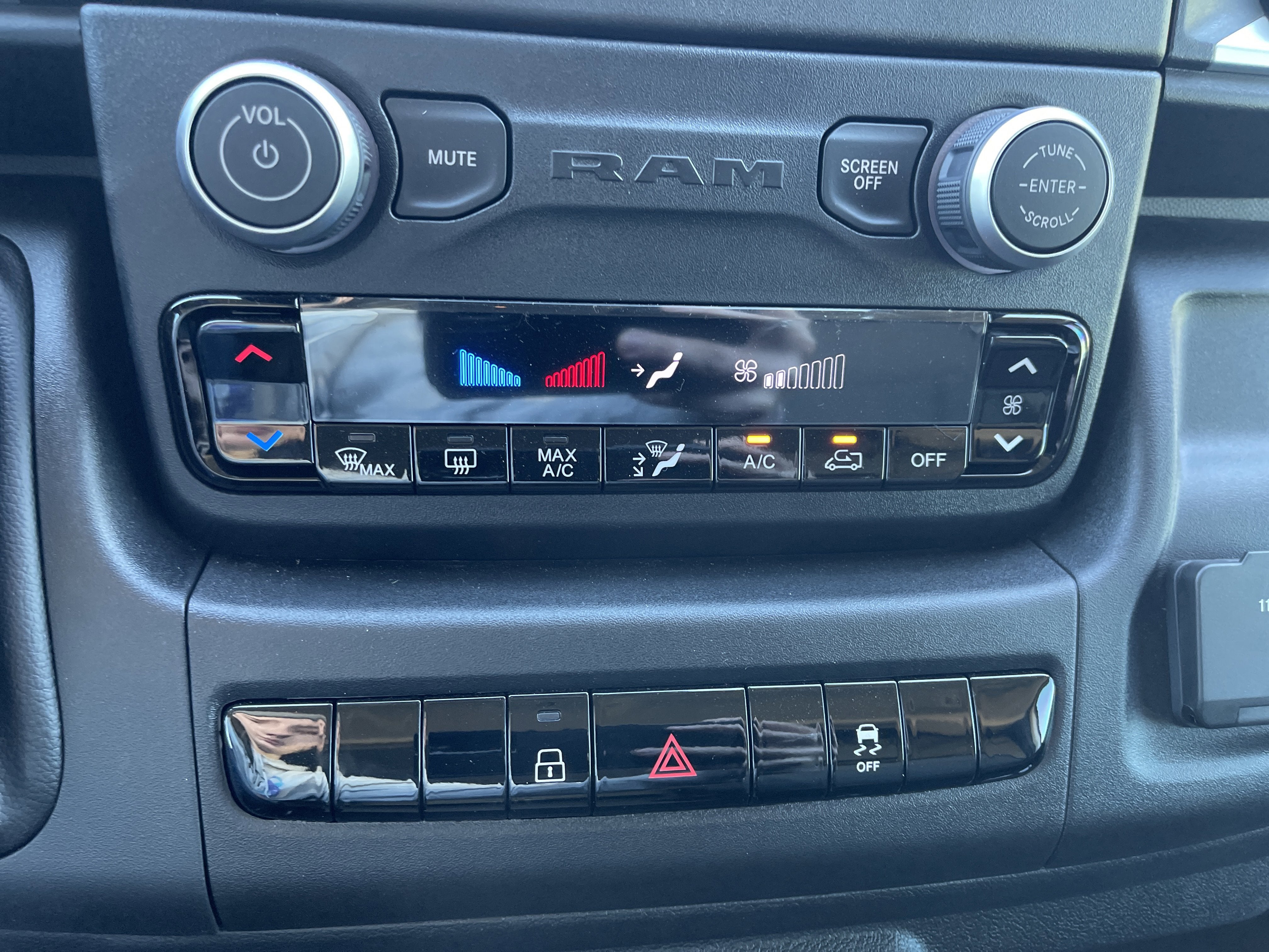 2026 RAM Promaster SLT