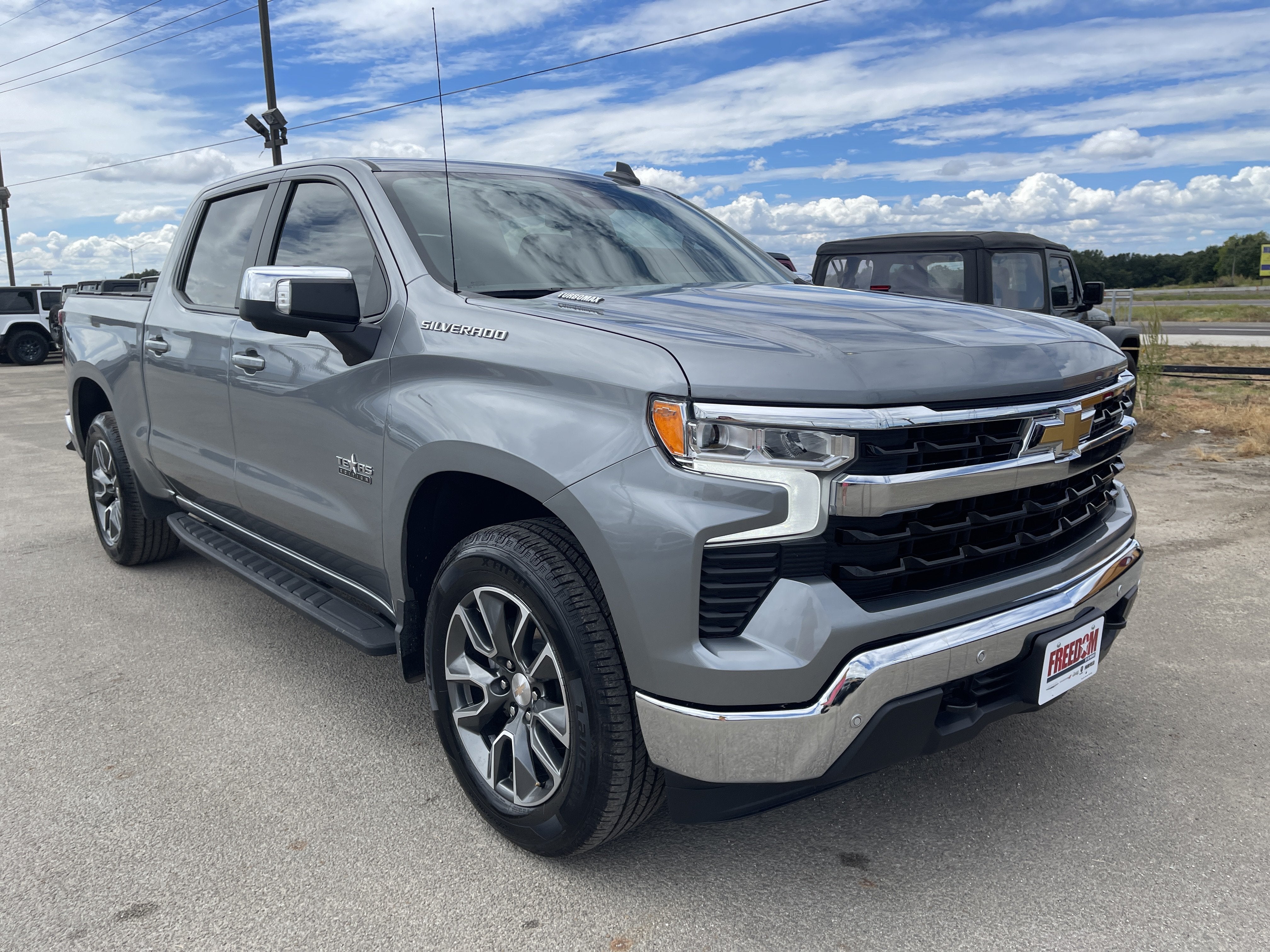 2025 Chevrolet Silverado 1500 LT