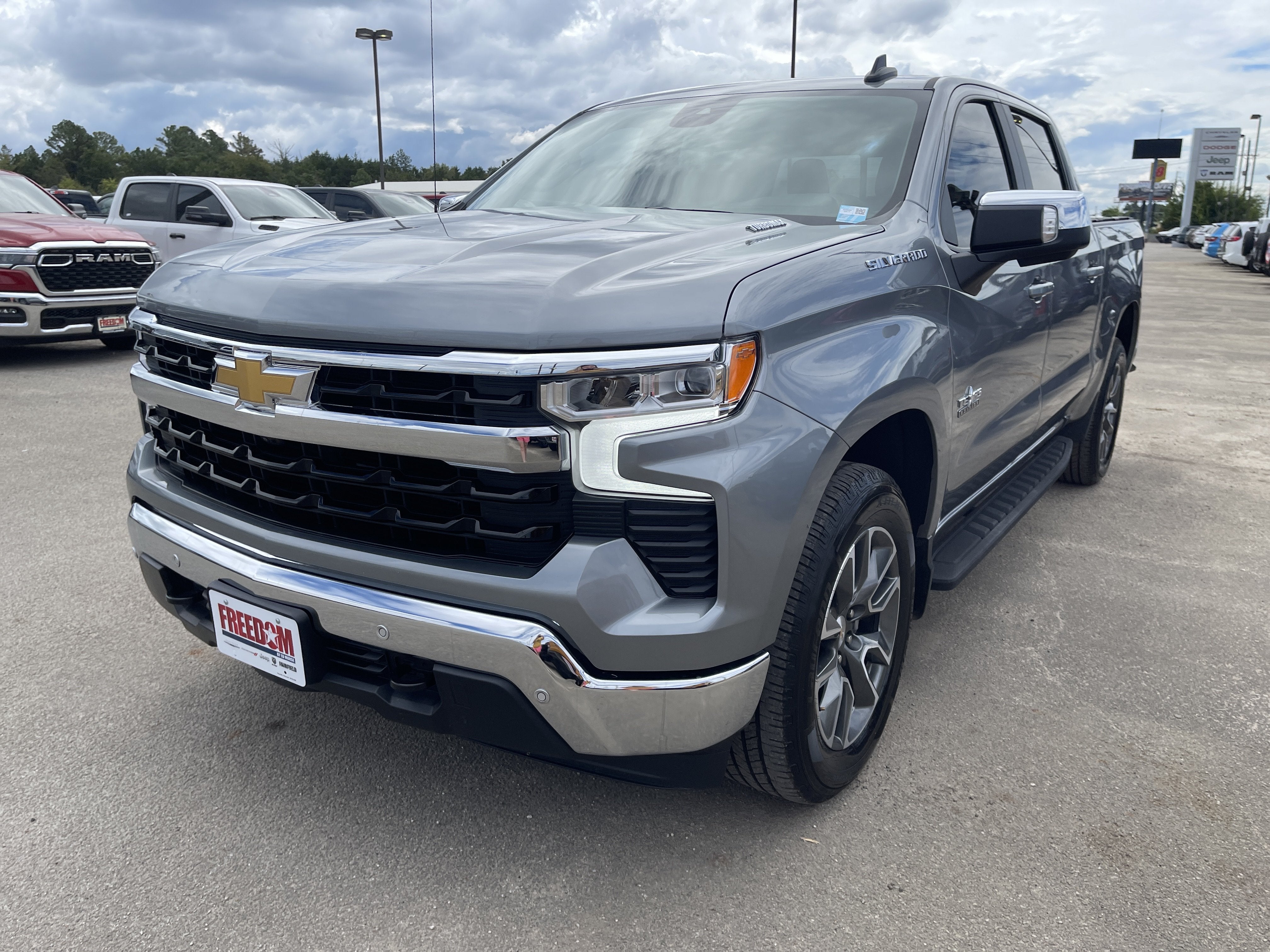 2025 Chevrolet Silverado 1500 LT