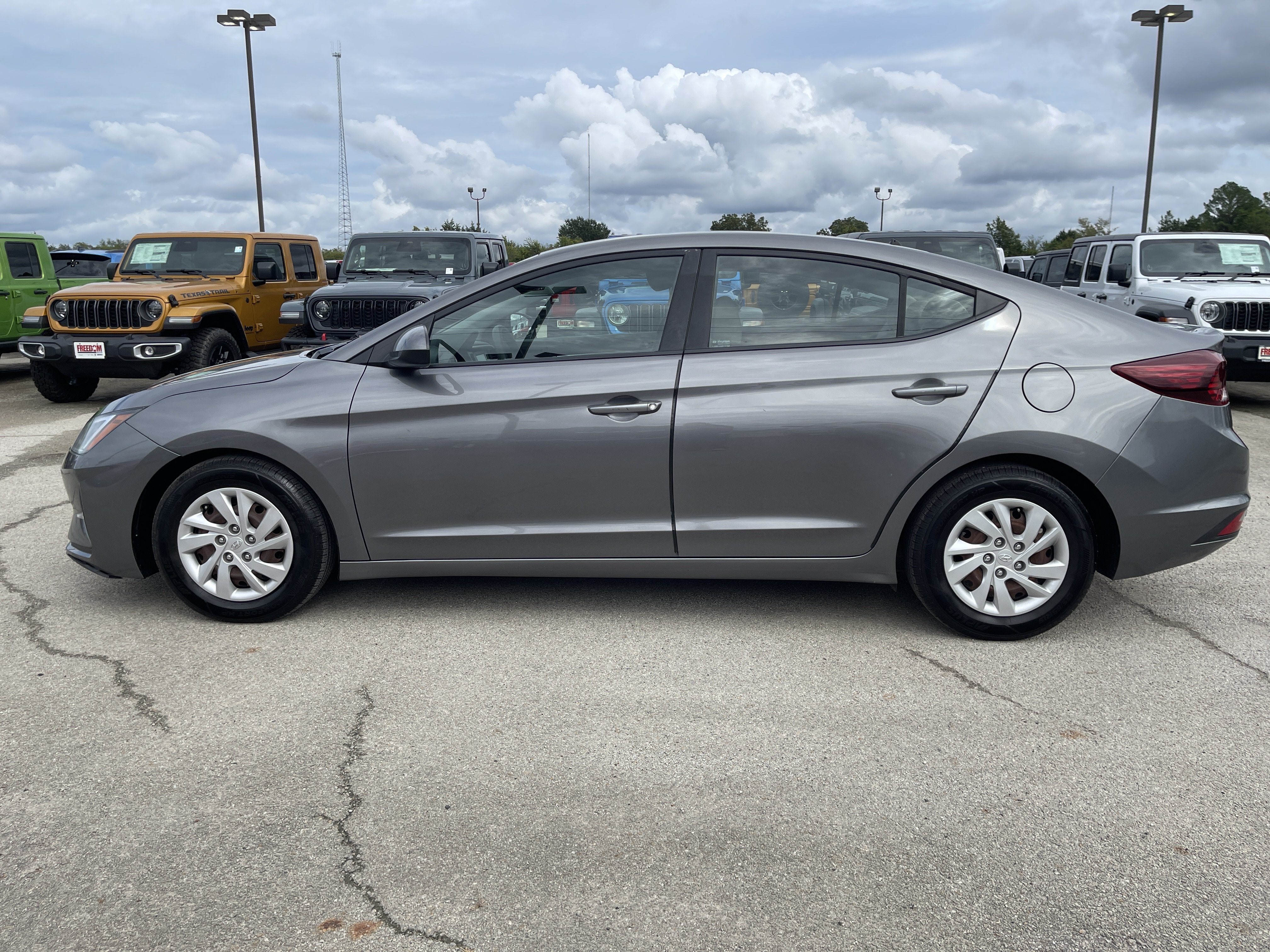 2020 Hyundai Elantra SE