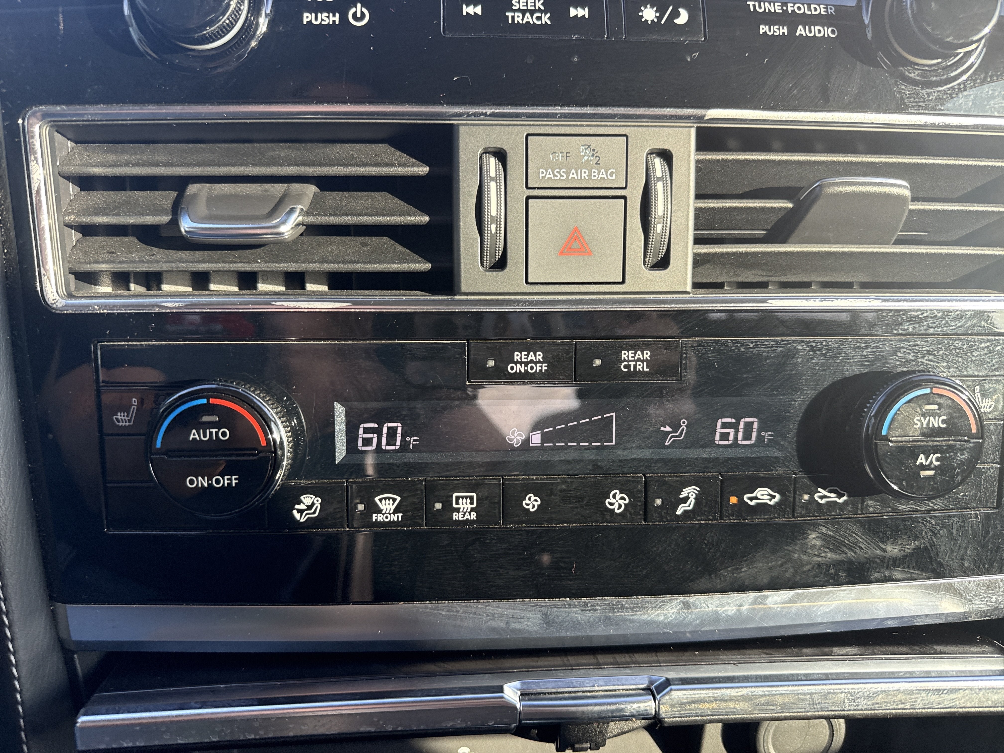 2023 INFINITI QX80 LUXE